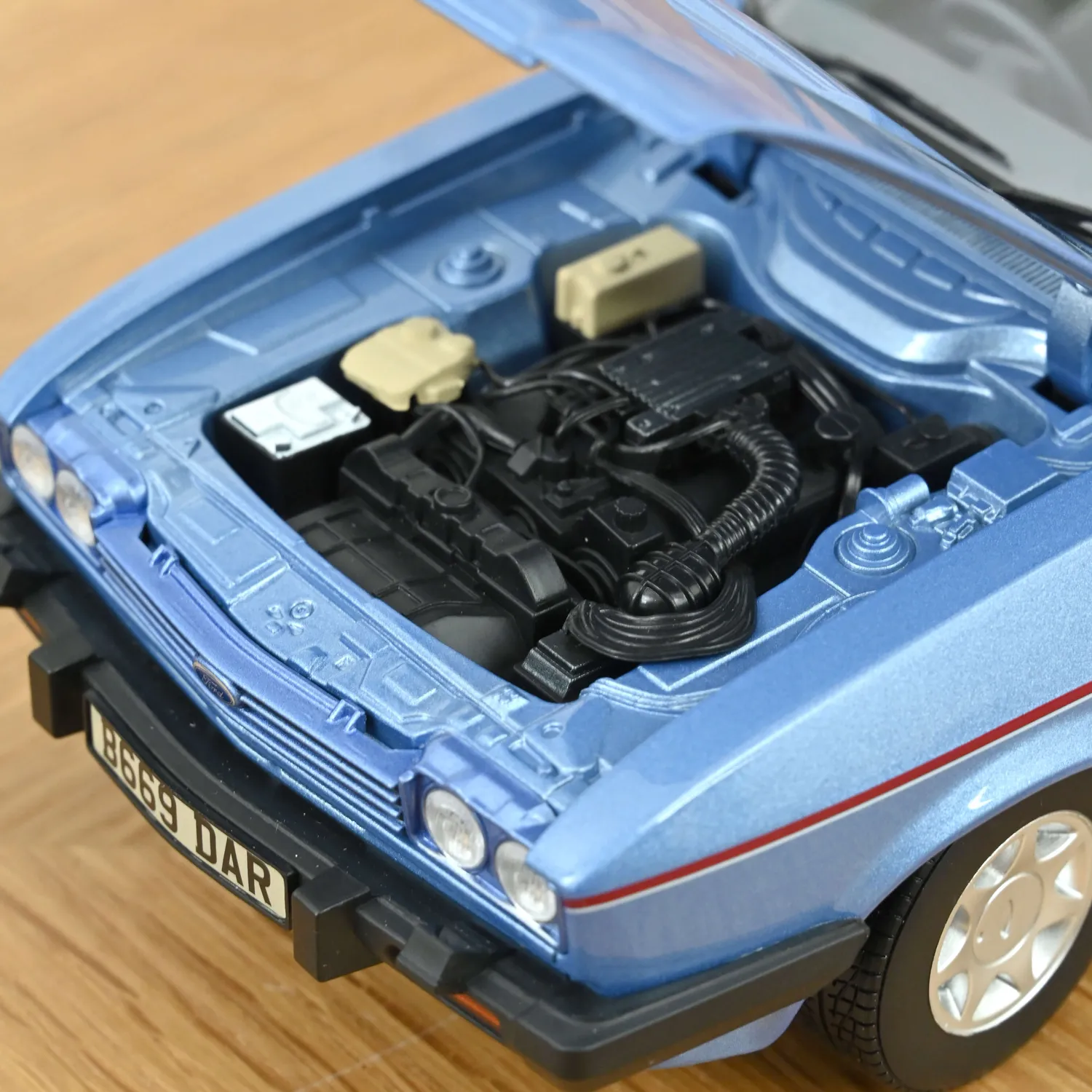 Norev Ford Capri Mk III 2.8 Injection miniature 1/18 Bleu Paris