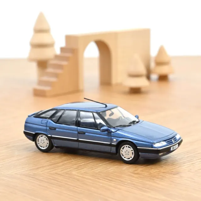 Norev Citroën XM 1995 miniature 1/43 bleu Buckingham