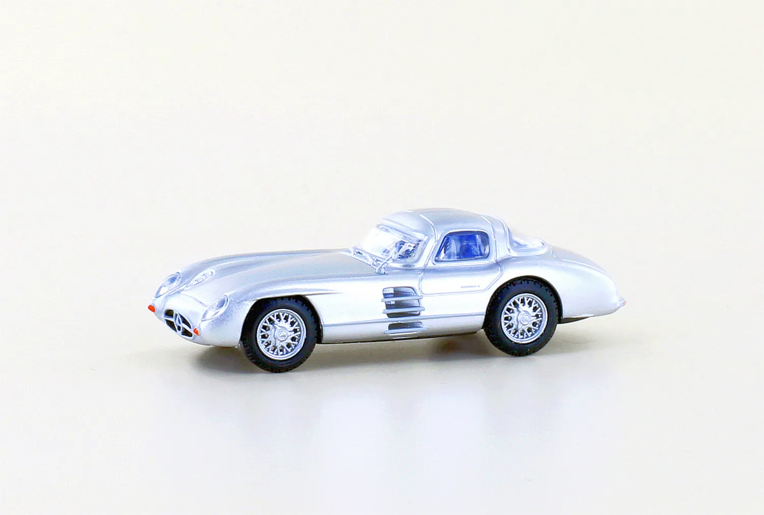 LEGRAND 300 SLR Uhlenhaut voiture miniature 1/87 argent