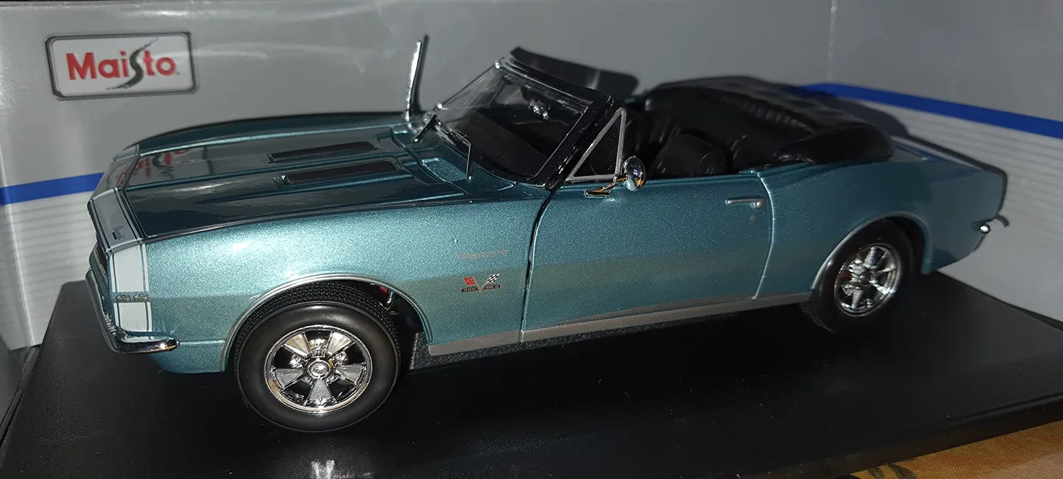 Maisto Chevrolet Camaro SS 396 1967 miniature métal 1/18 aléatoire
