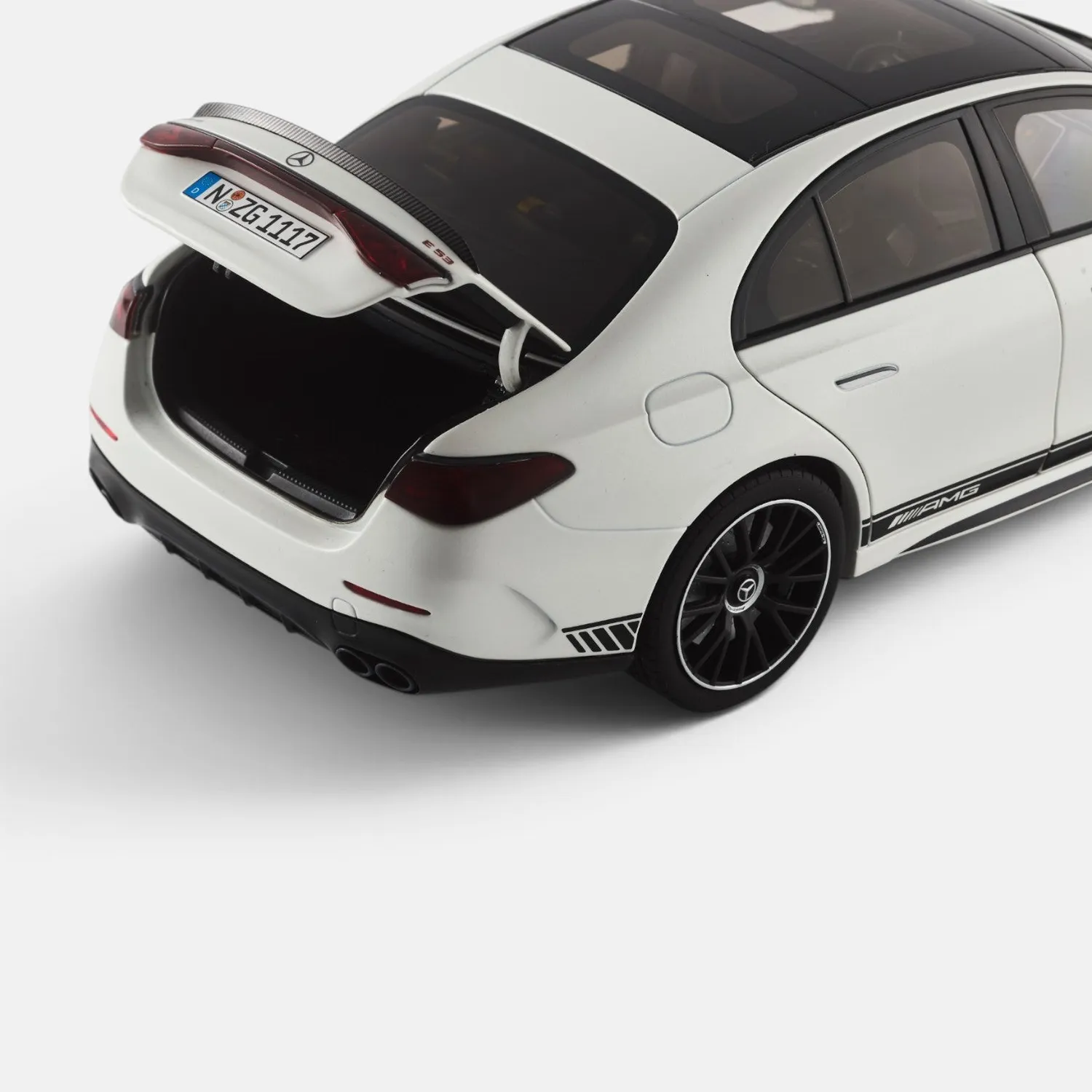 NZG Mercedes-AMG E 53 Hybrid voiture 1:18 Edition One