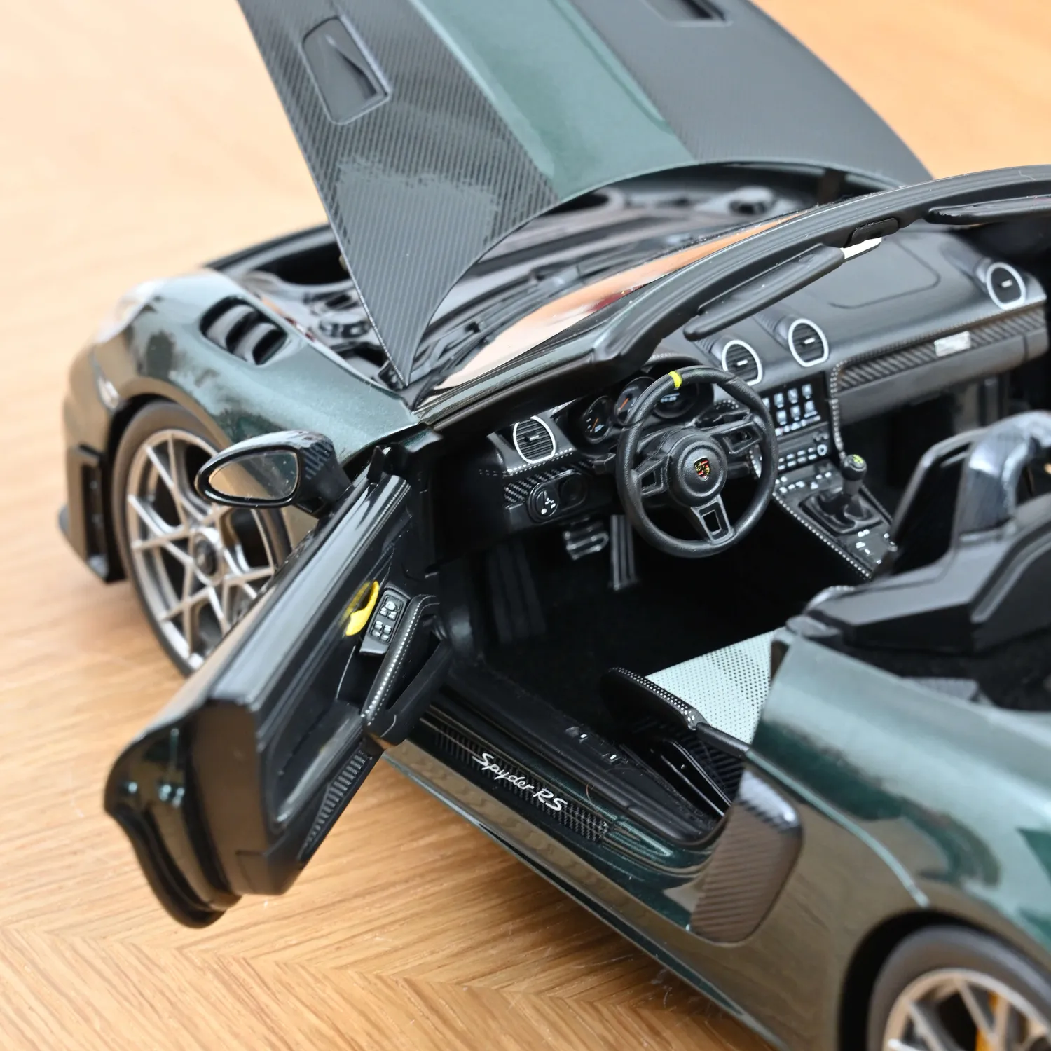 Norev Porsche 718 Spyder RS Weissach miniature 1/18 vert 2023