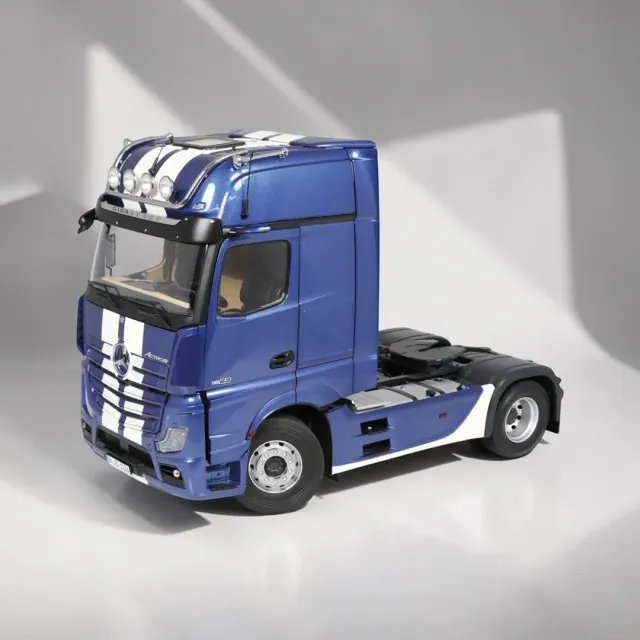 NZG Mercedes Actros GigaSpace camion miniature 1:18 bleu 4x2