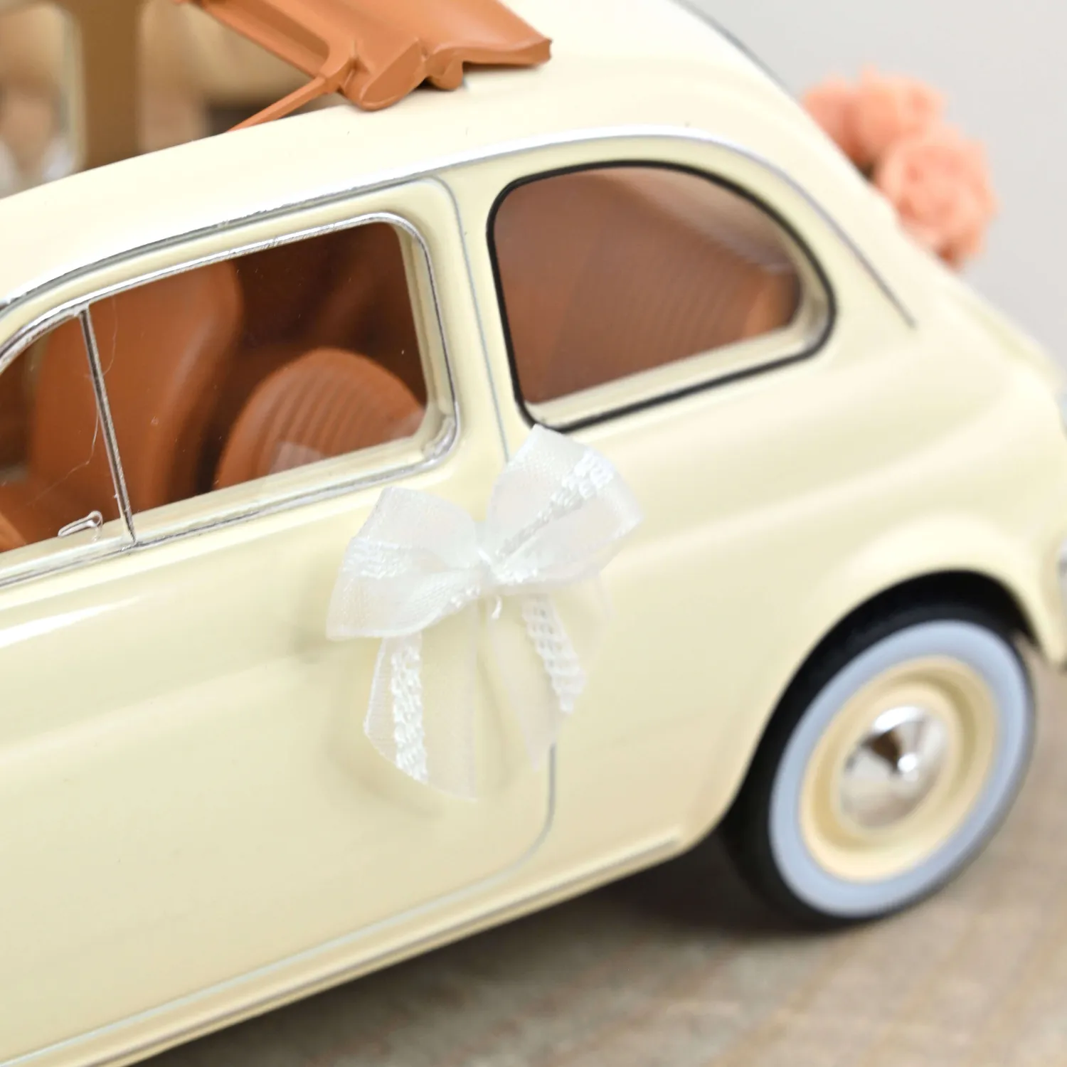 Norev Fiat 500 L 1968 voiture miniature 1/18 mariage ivoire