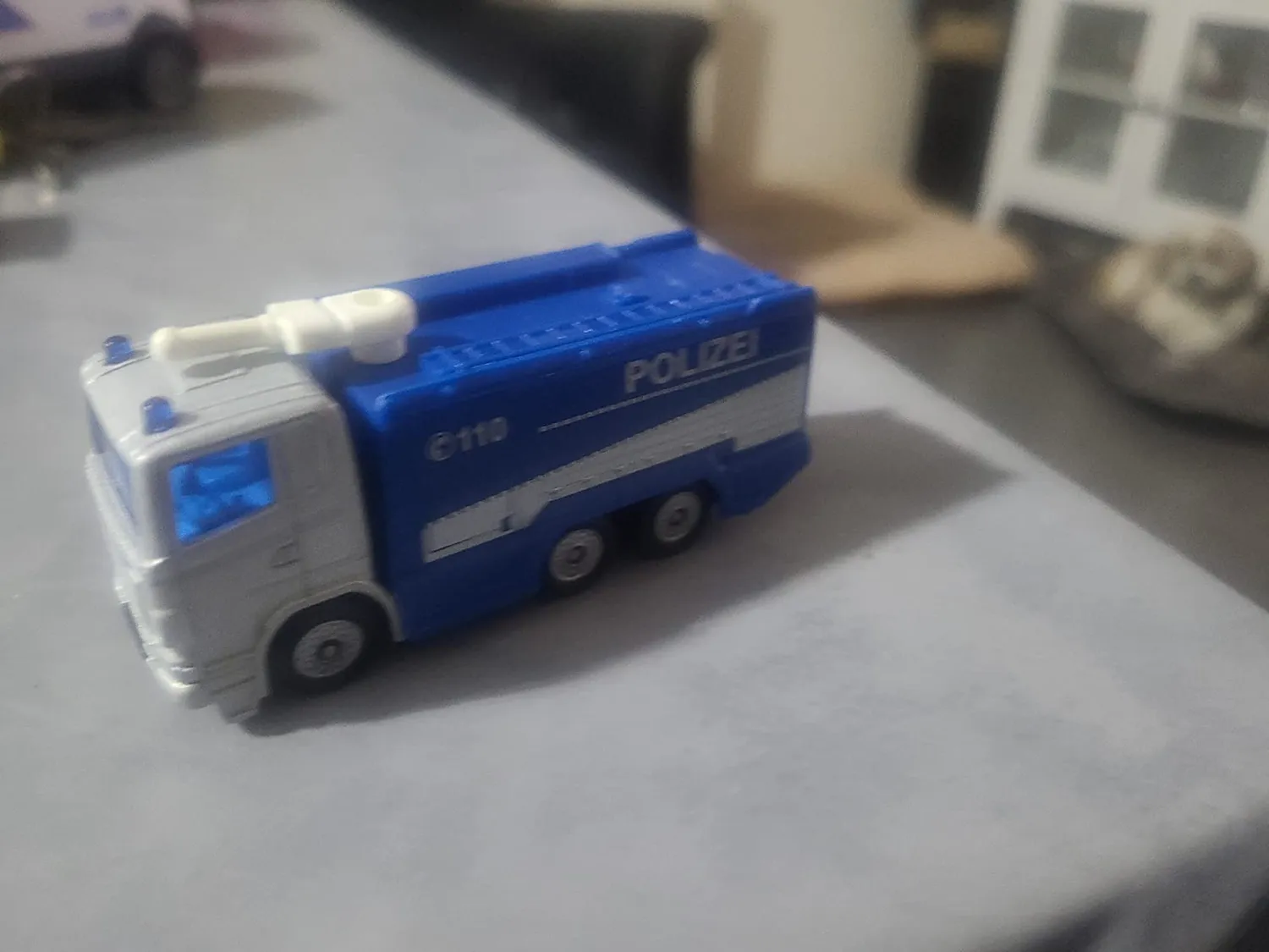 SIKU Super 1079 canon à eau miniature police bleu