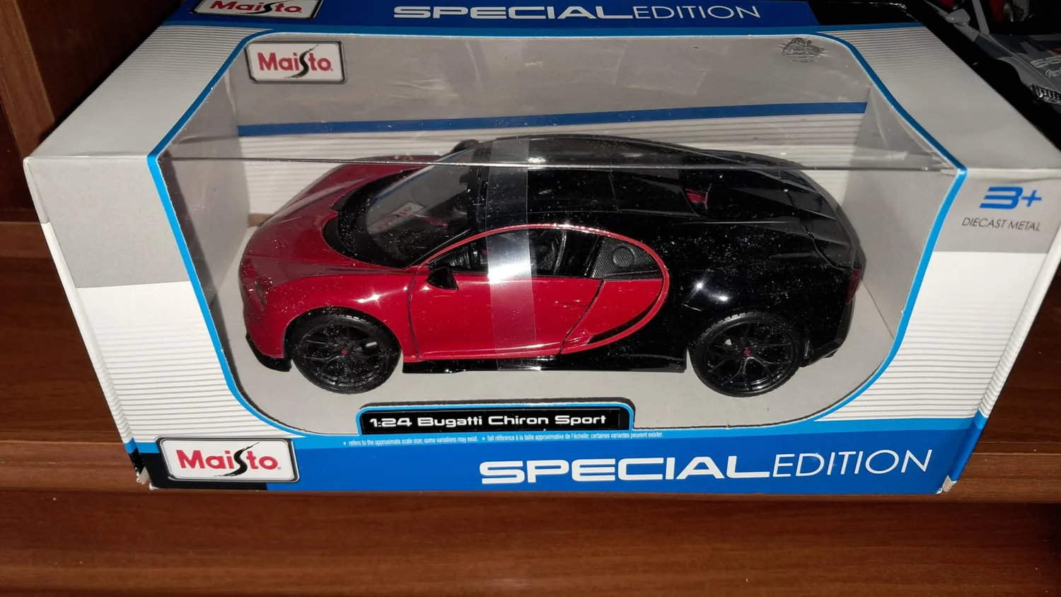 Maisto Special Edition 31524 Bugatti Chiron Sport miniature 1/24 rouge
