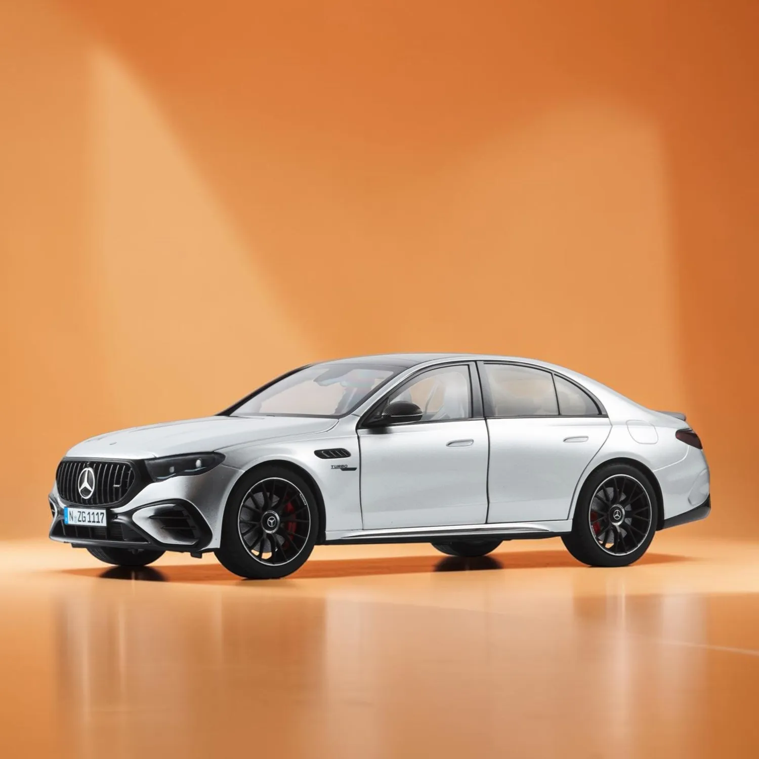 NZG Mercedes-AMG E 53 Hybrid voiture 1:18 Edition One
