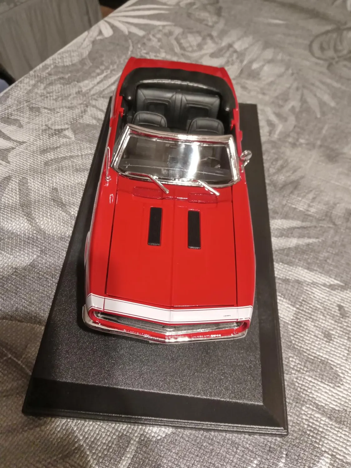 Maisto Chevrolet Camaro SS 396 1967 miniature métal 1/18 aléatoire