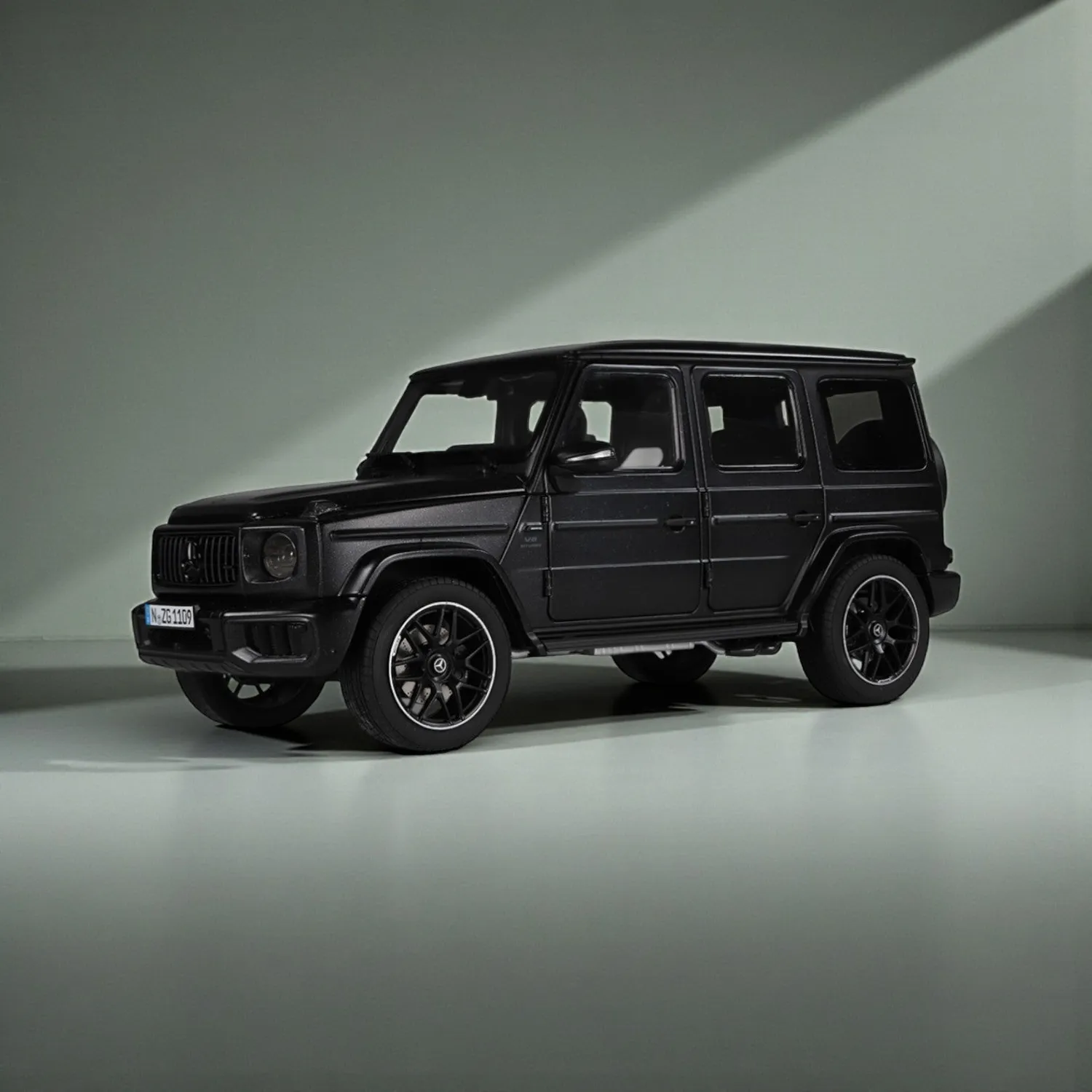 NZG Mercedes-AMG G 63 4x4² voiture miniature 1/18 métal