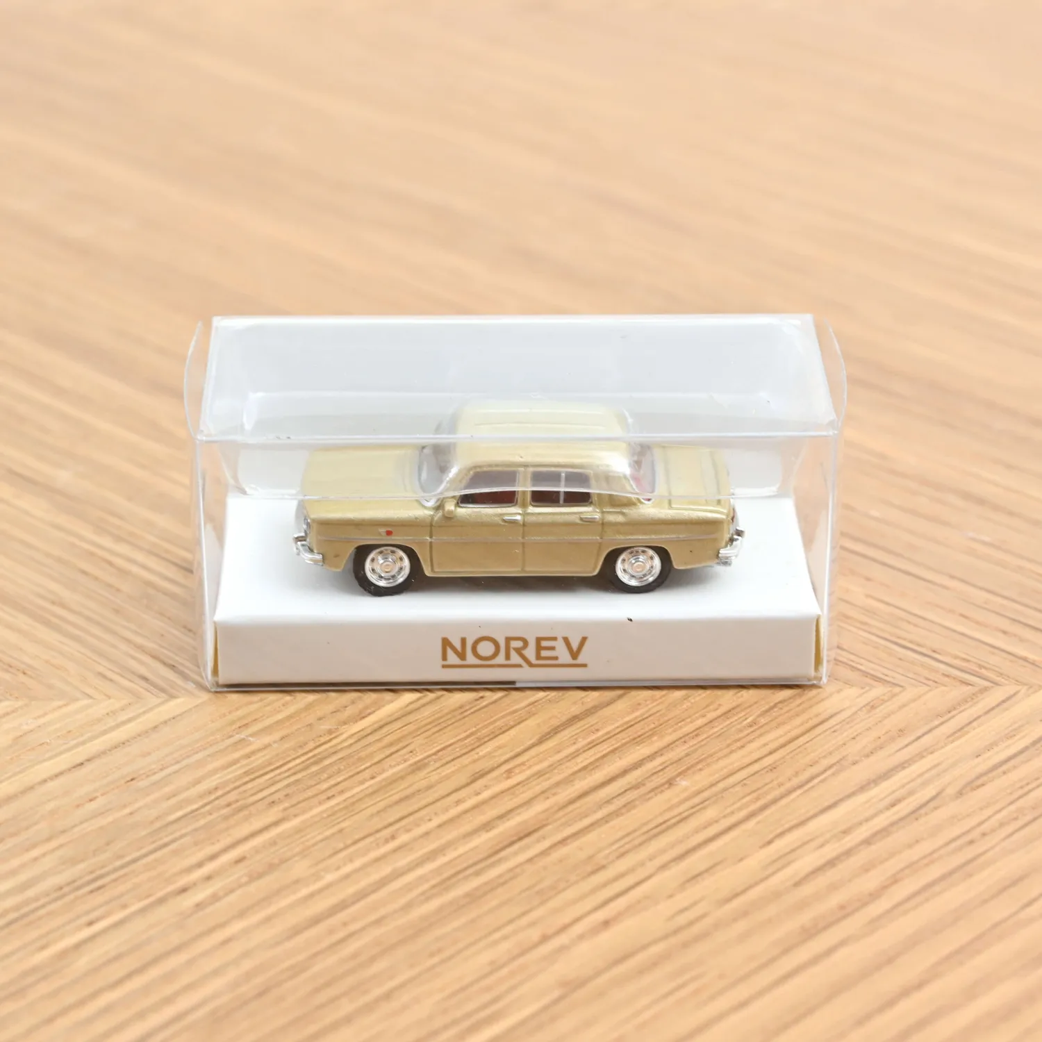 Norev Renault 8 1964 voiture miniature 1/87 beige métal