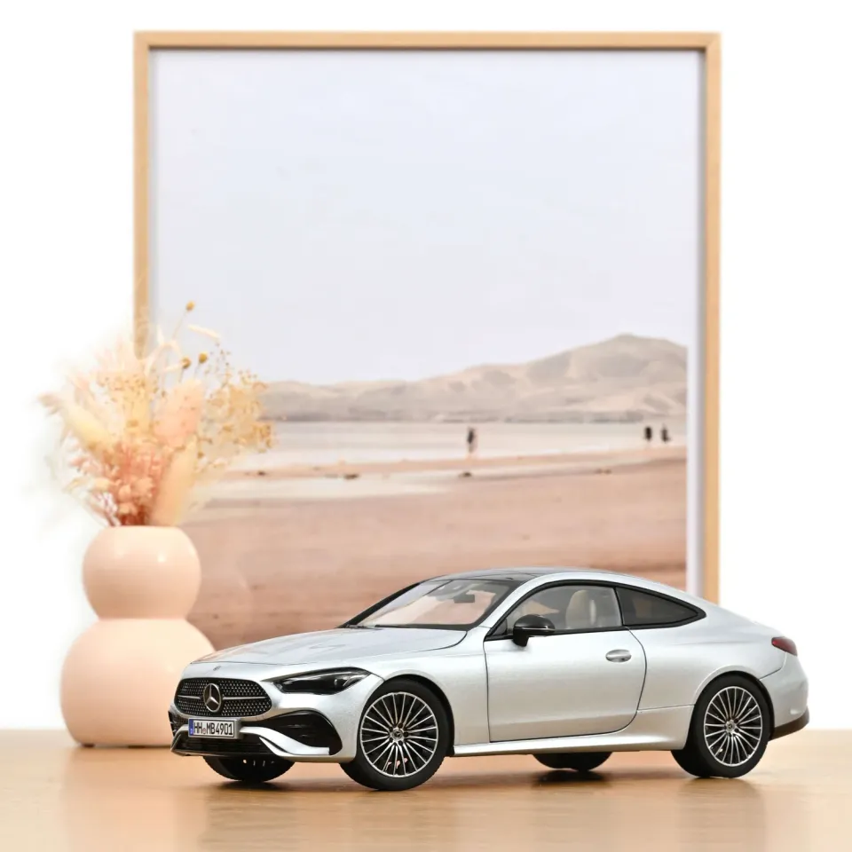 Norev Mercedes CLE Coupé 2024 voiture miniature 1/18 argent high-tech