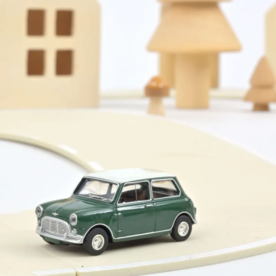 Norev Mini Cooper S 1964 miniature auto 1/54 vert amande