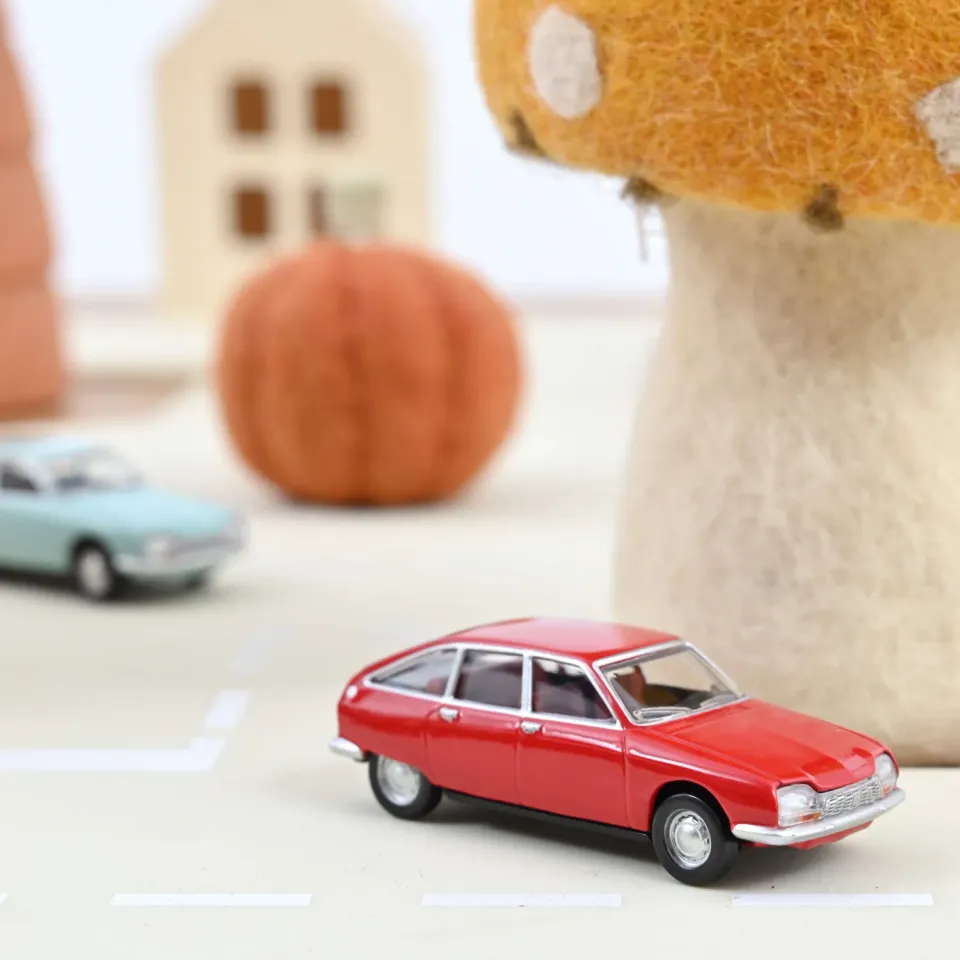 Norev Citroën GS miniature 1/64 rouge Rio 1972