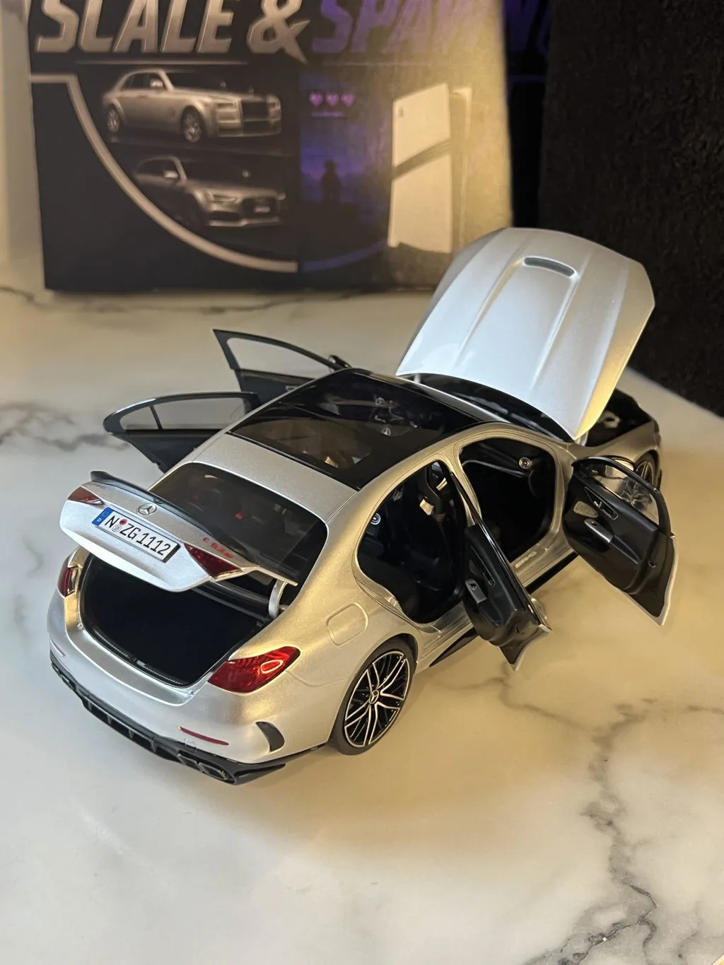 NZG Mercedes-AMG C 63 S miniature 1/18 blanc opalithe