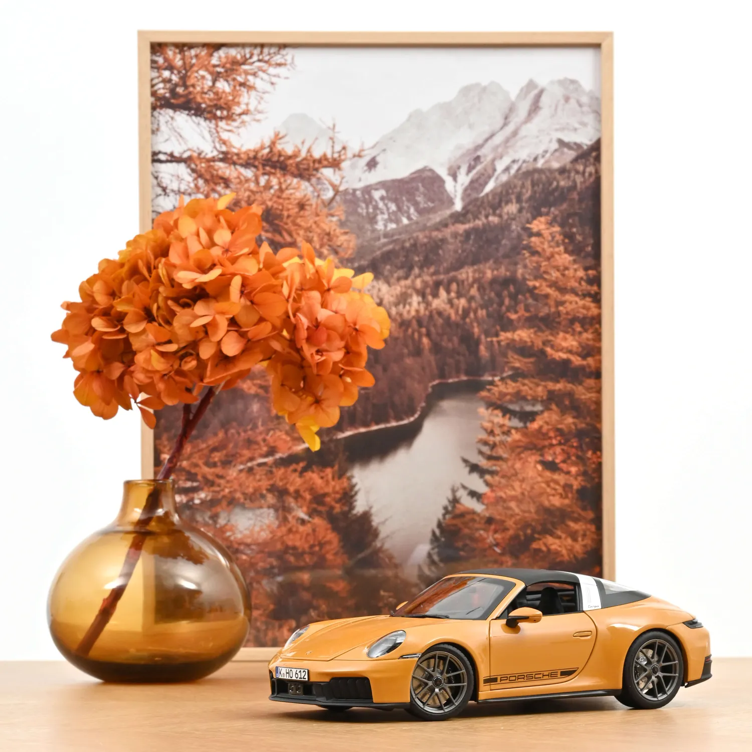 Norev Porsche 911 Targa 4 GTS 2025 voiture miniature 1/18 jaune Bahama
