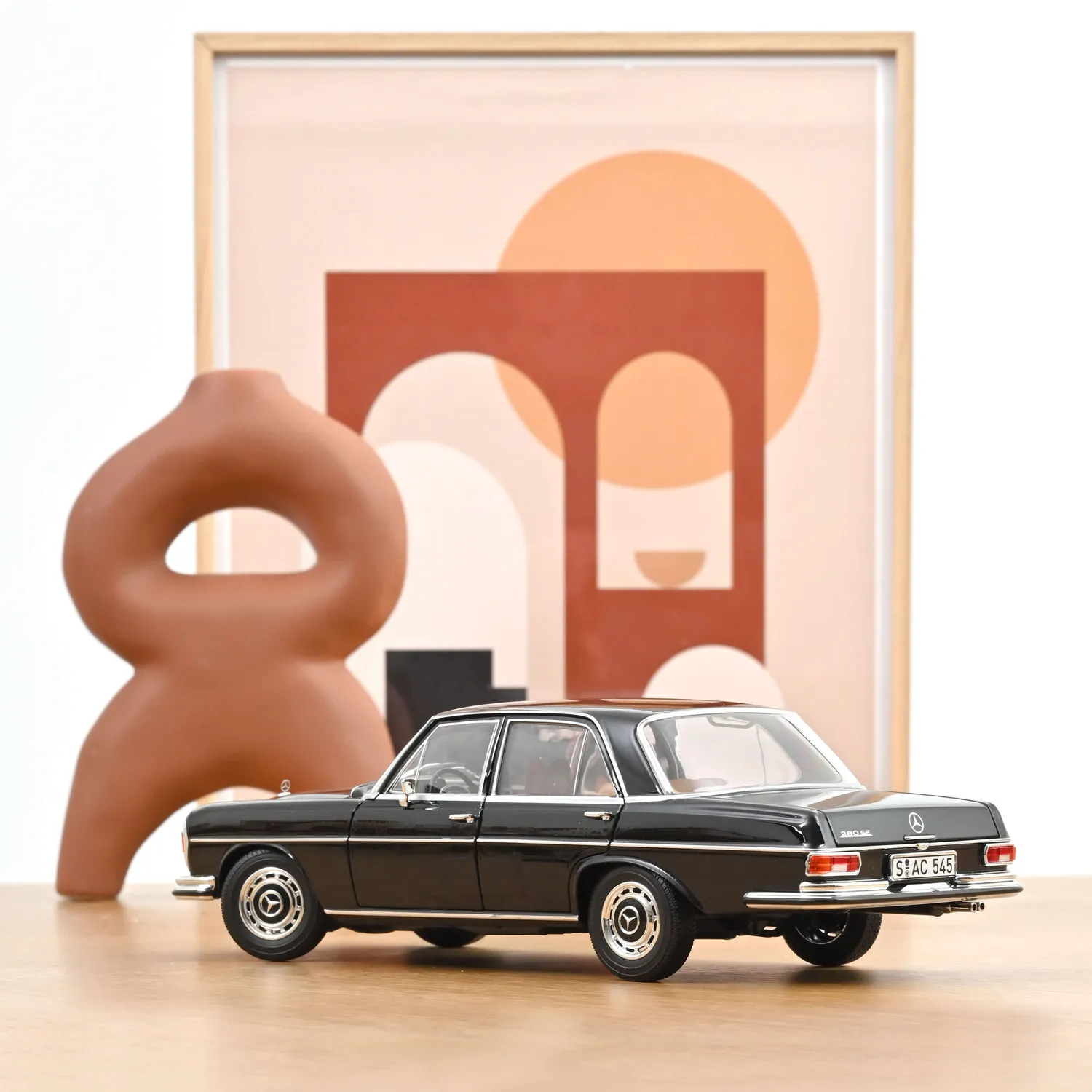 Norev Mercedes-Benz 280 SE 1968 voiture miniature 1/18 Noir