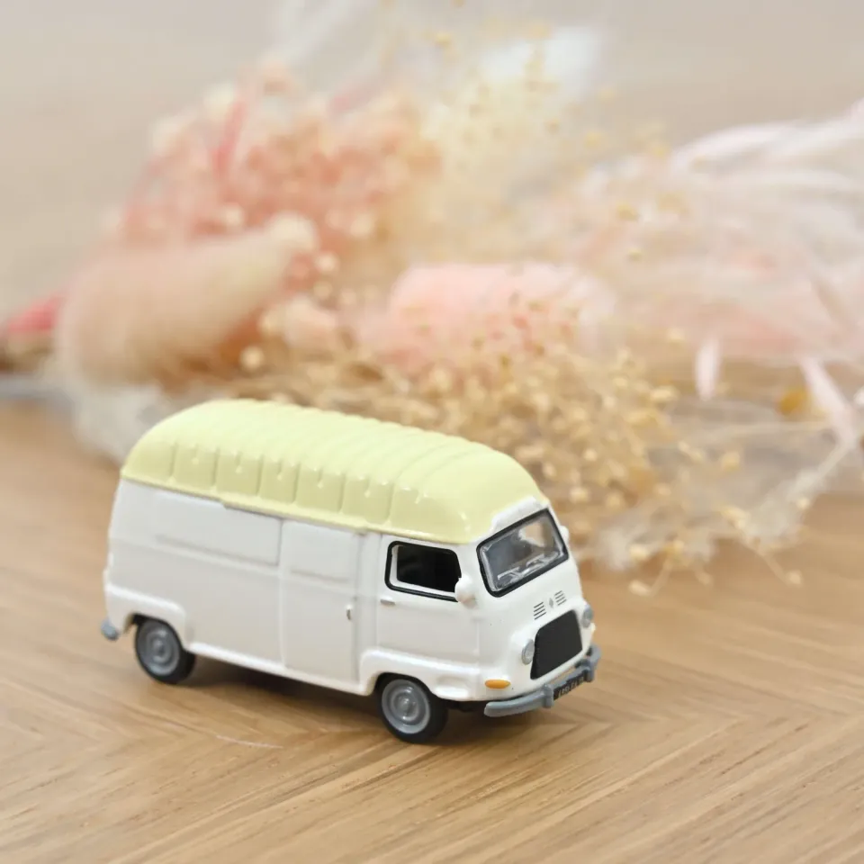 Norev Renault Estafette 1970 voiture miniature 1/87 blanc