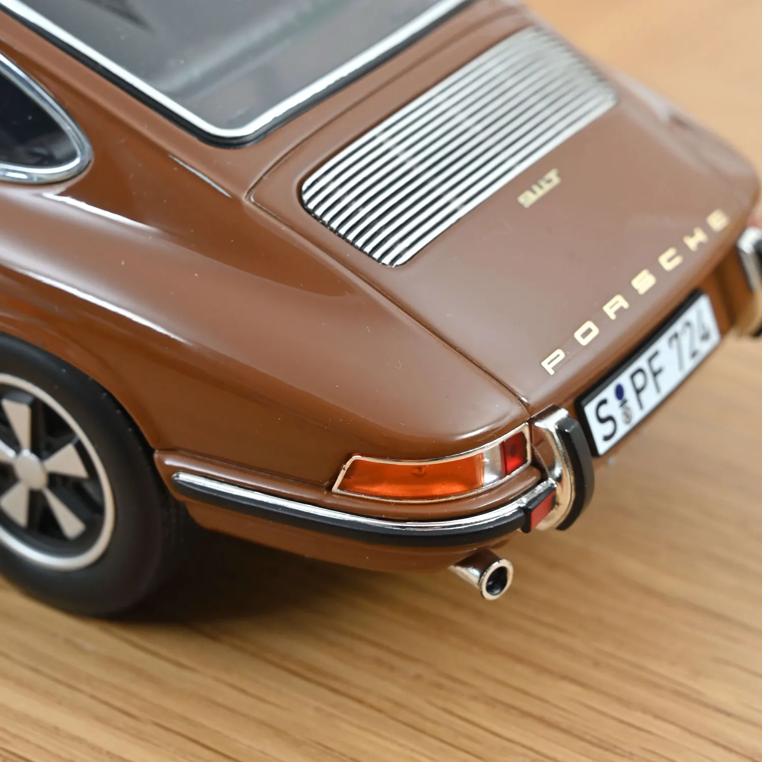 Norev Porsche 911 T 1969 voiture miniature Brun Sépia 1/18