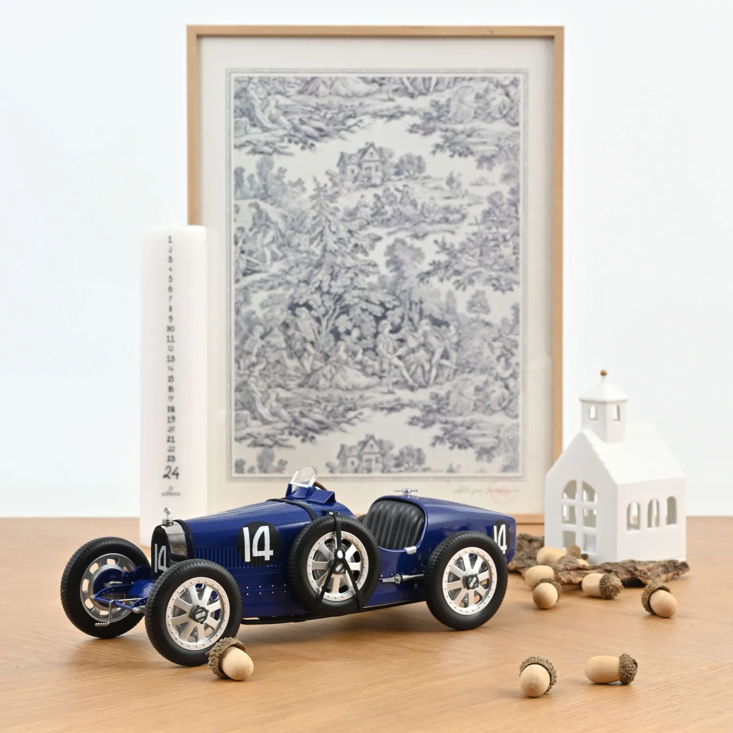 Norev Bugatti T35 1925 voiture miniature bleu foncé 1/12 course