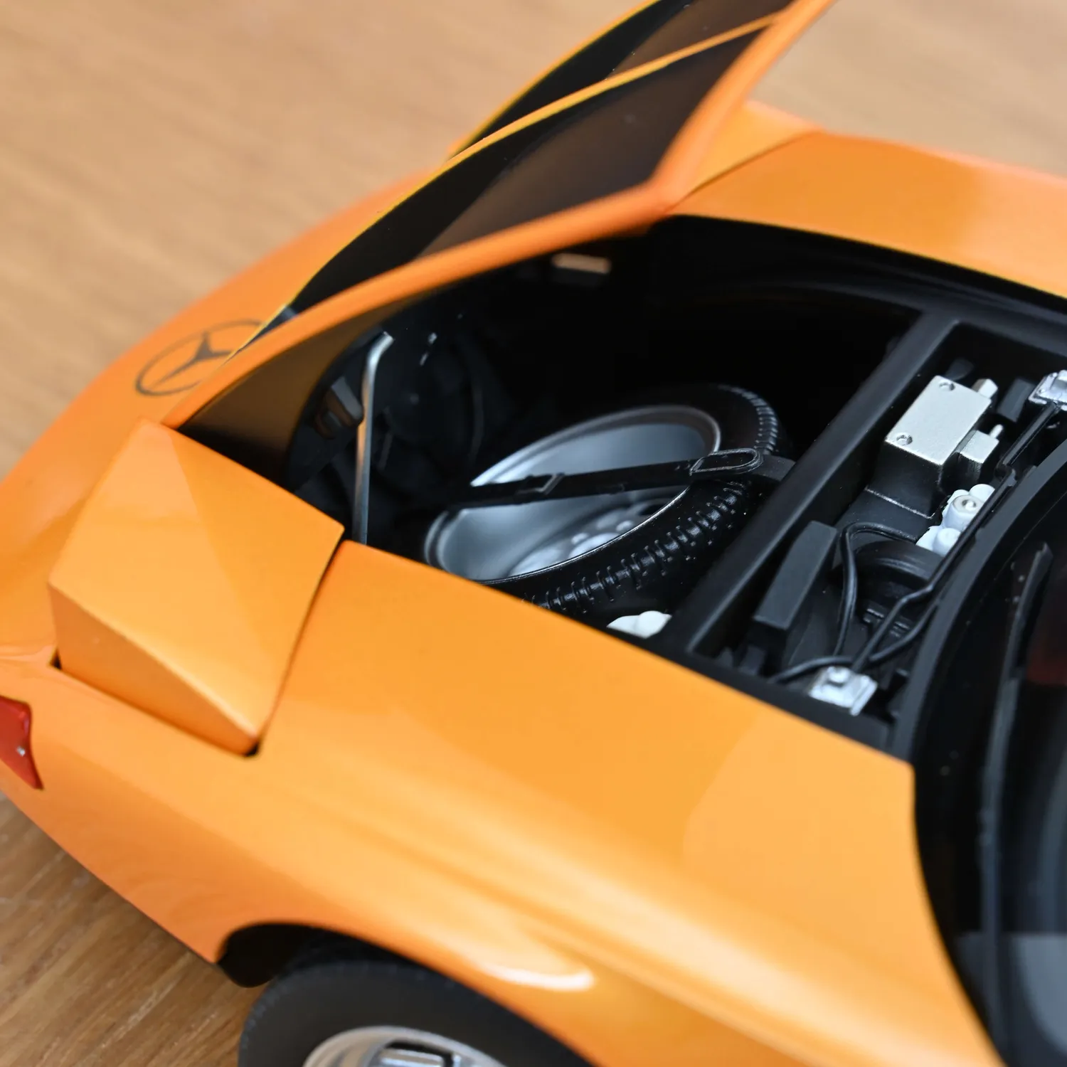 Norev Mercedes C111-II 1970 miniature 1/18 orange métal