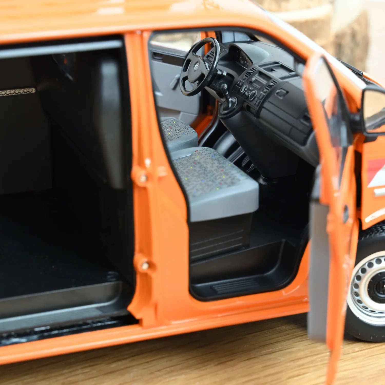 Norev VW Transporter 2003 communal voiture miniature 1/18 orange