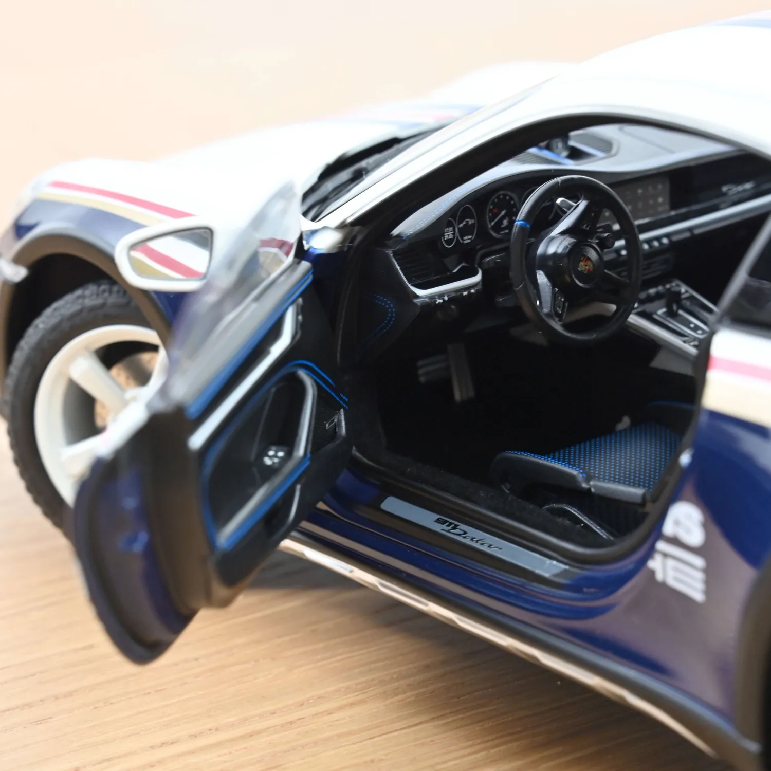 Norev Porsche 911 Dakar 2023 voiture miniature 1/18 Roughroads
