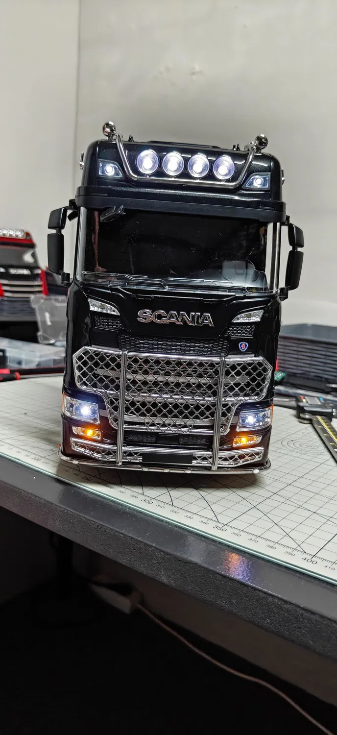 NZG Scania 730S V8 accessoires camion 1:18 tuning