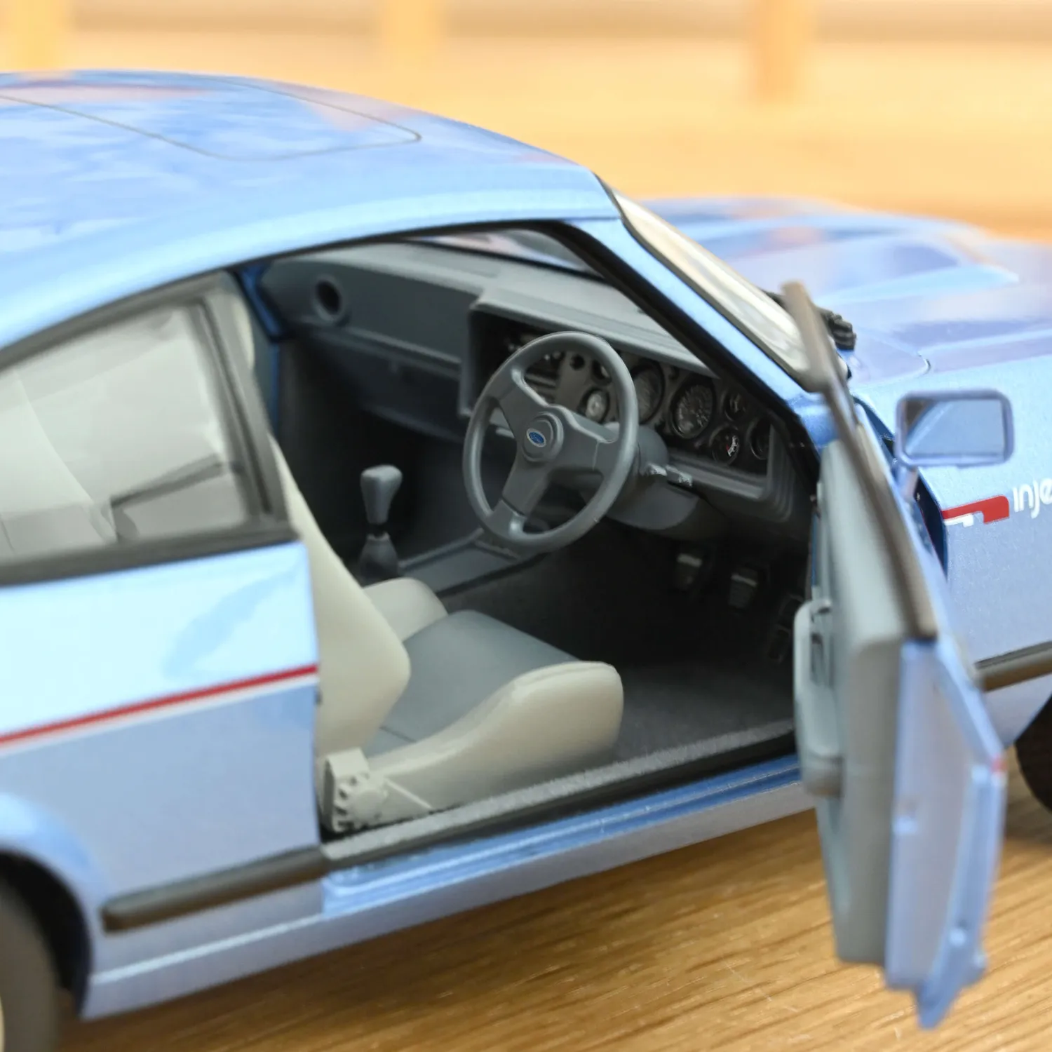 Norev Ford Capri Mk III 2.8 Injection miniature 1/18 Bleu Paris