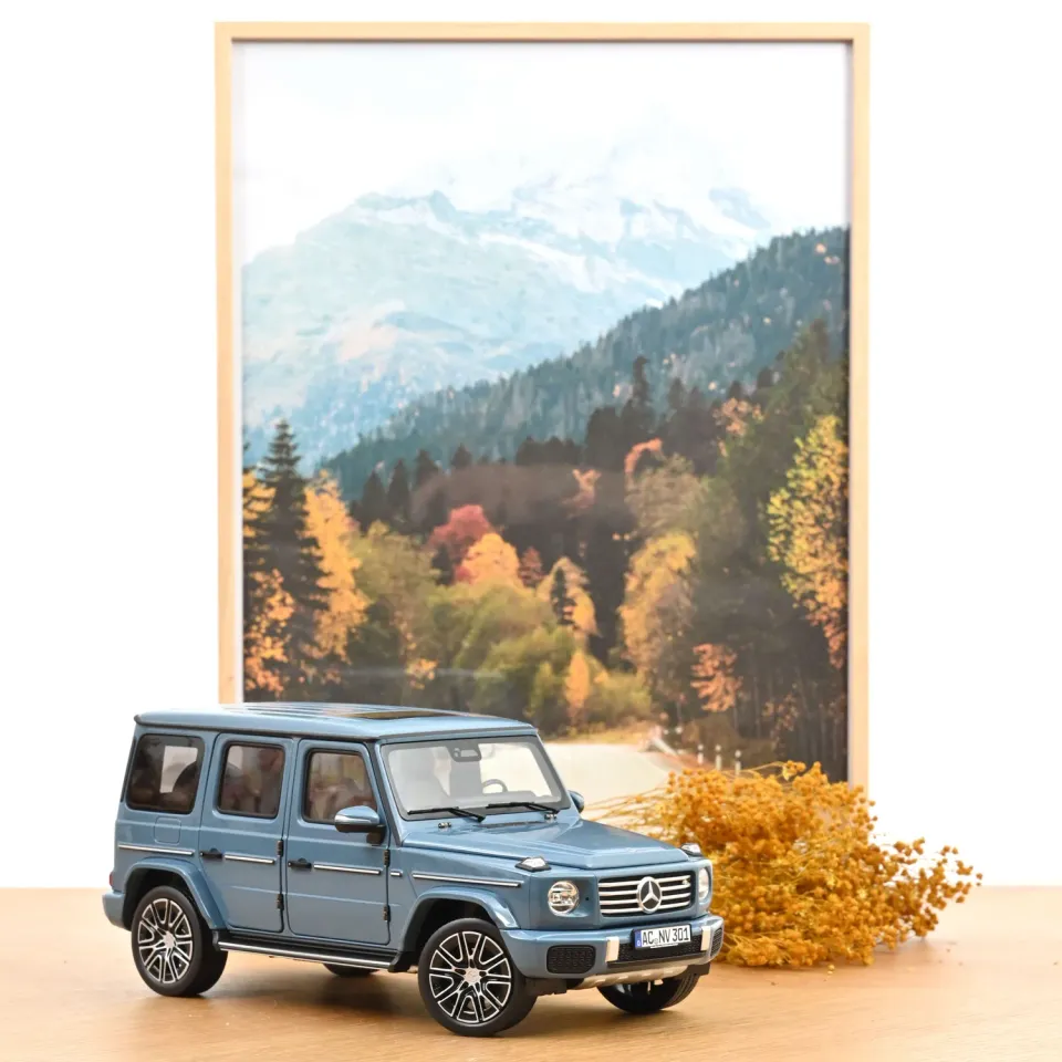 Norev Mercedes Classe G 2024 miniature 1/18 Bleu Vintage