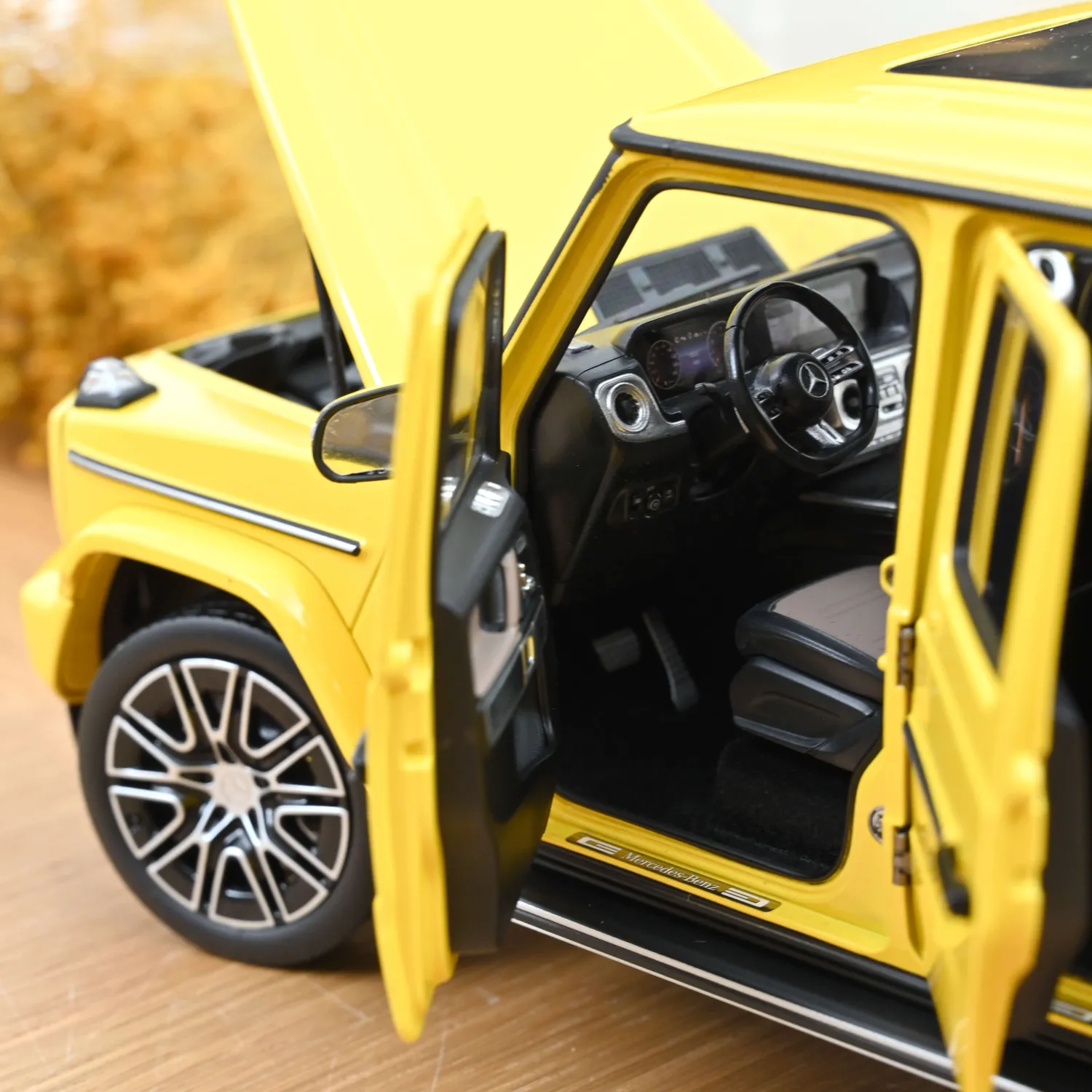 Norev Mercedes G-Class 2024 miniature 1/18 jaune
