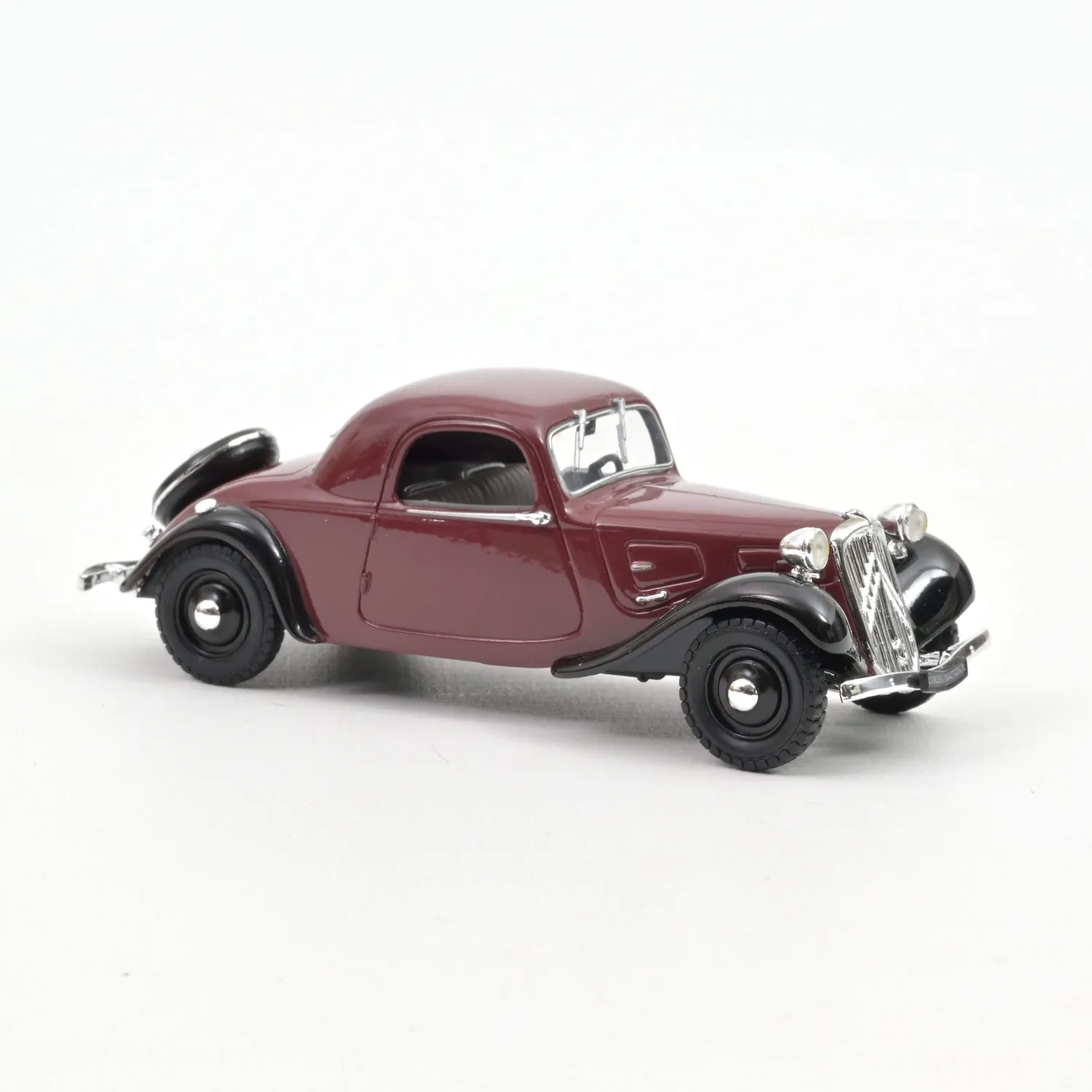 Norev Citroën Traction 7C miniature 1/43 faux-cabriolet rouge