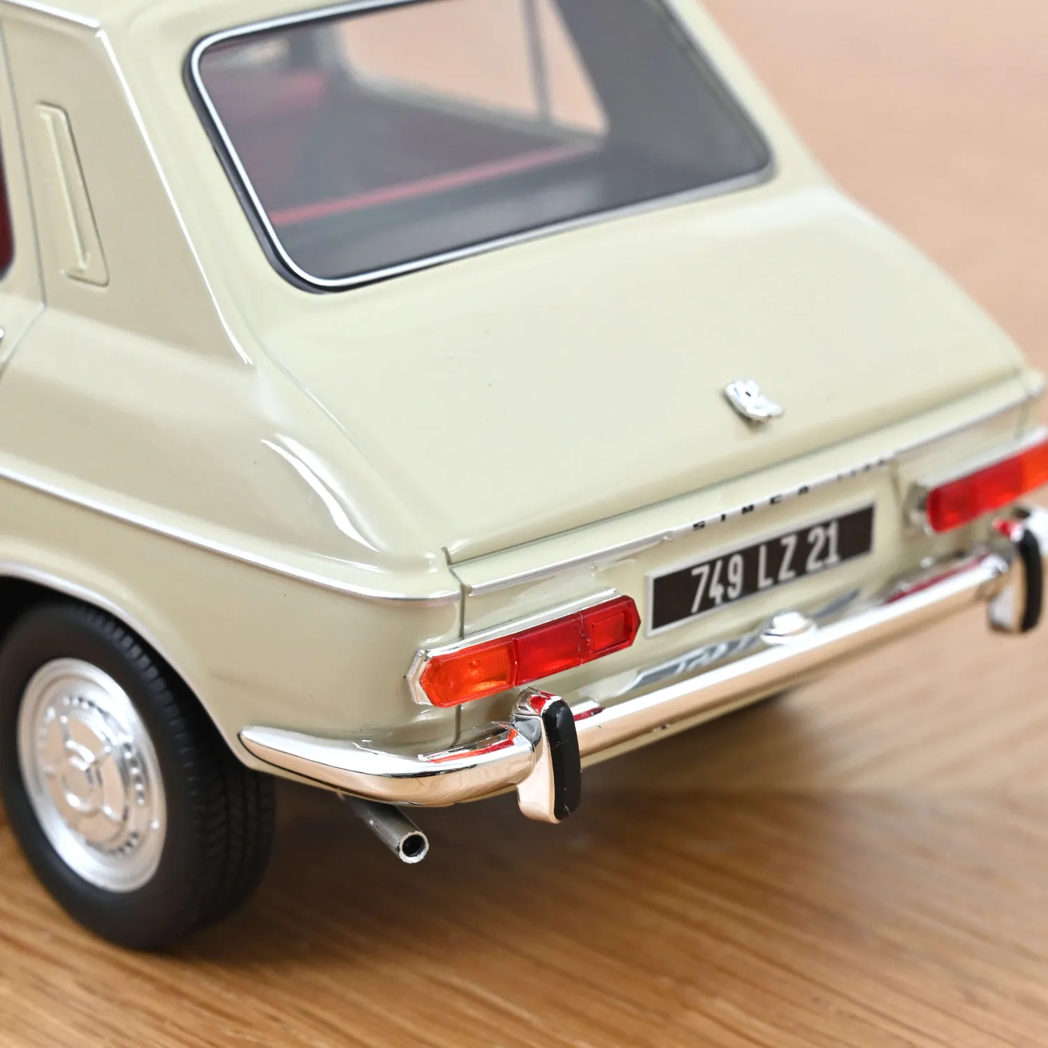 Norev Simca 1100 GLS 1968 voiture miniature 1/18 beige 200 pcs