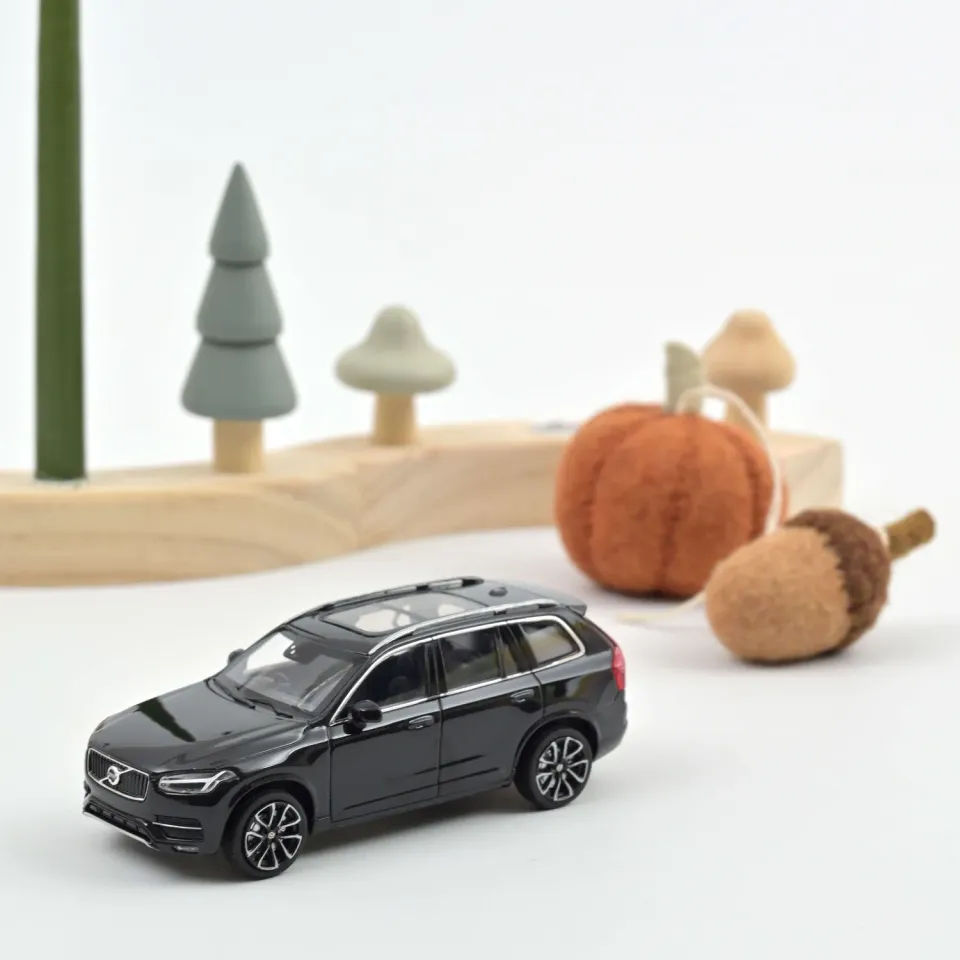 Norev Volvo XC90 2015 miniature 1/43 noir onyx RHD