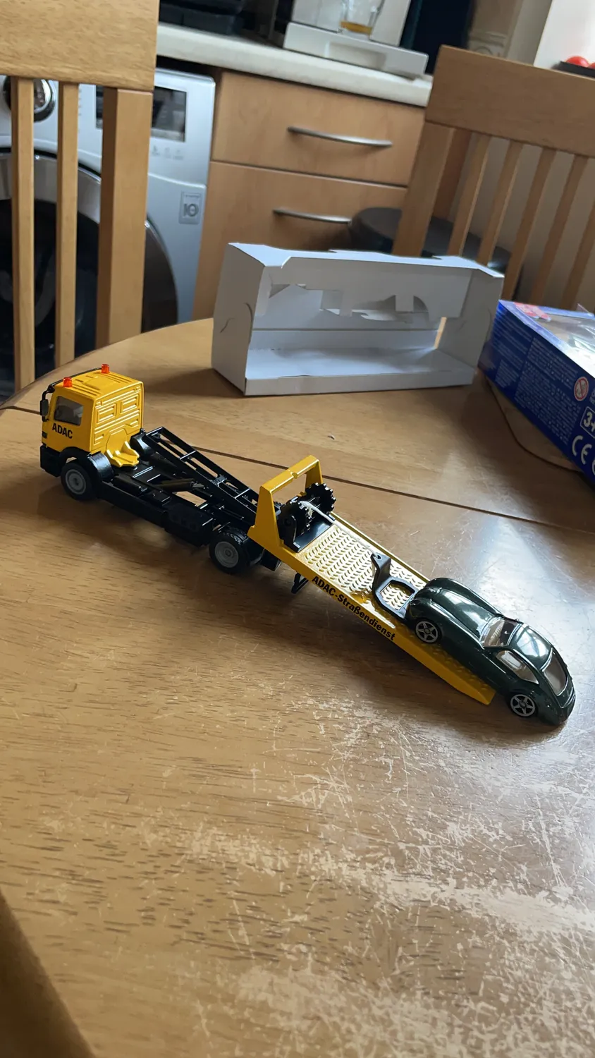 Siku 2712 dépanneuse + voiture miniature 1/55 jaune ADAC
