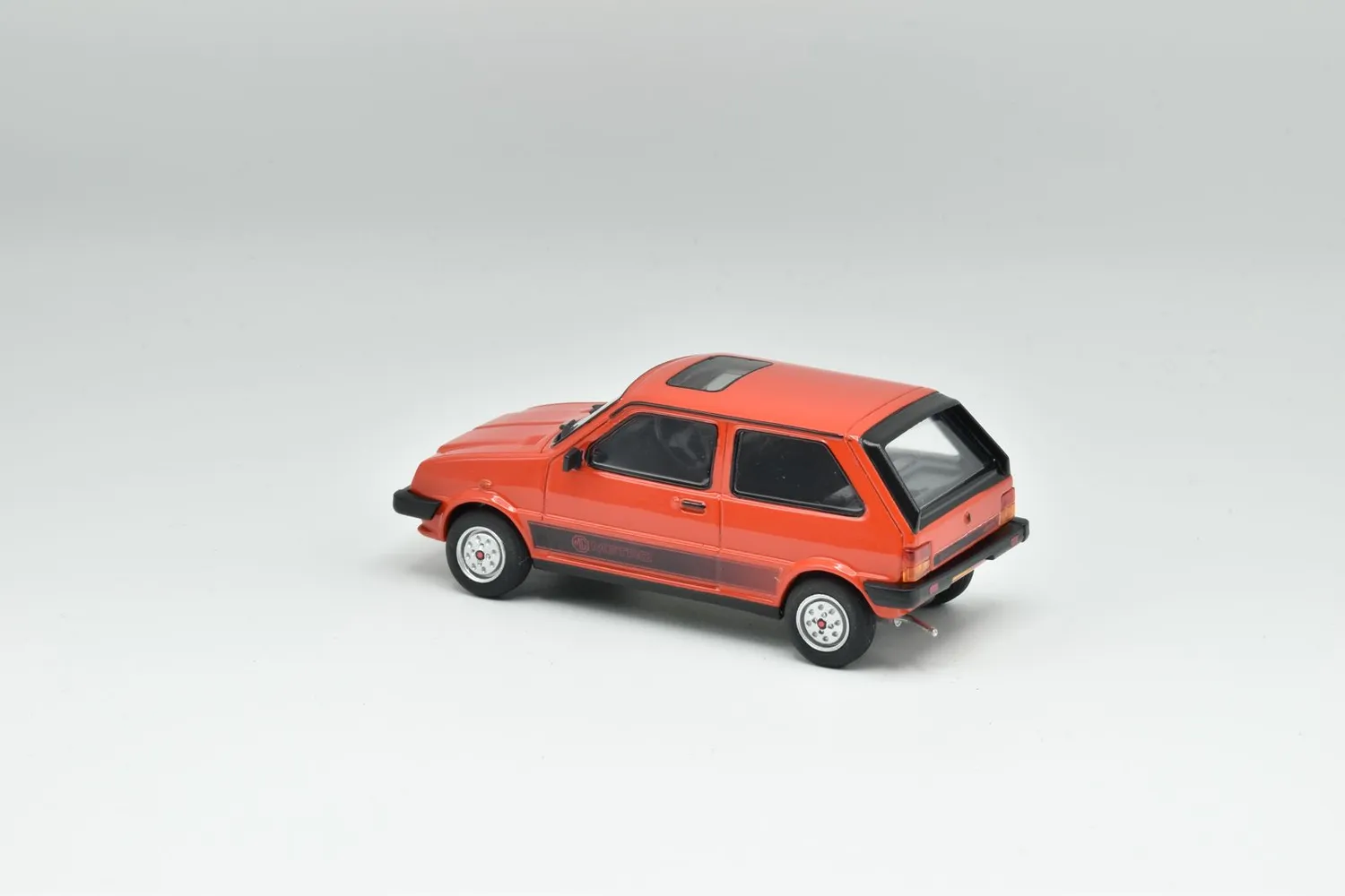 Lansdowne LDM 1983 MG Metro Cinnabar Red miniature rouge