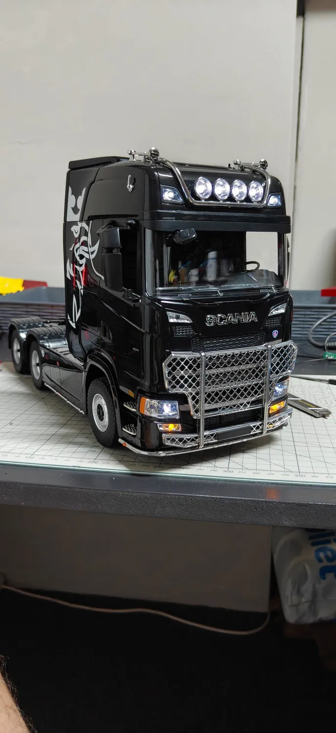 NZG Scania 730S V8 accessoires camion 1:18 tuning