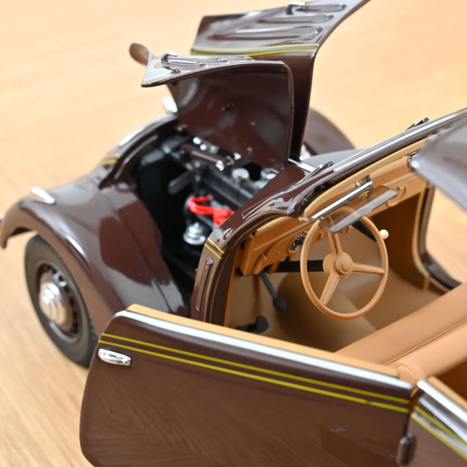 Norev Peugeot 402 Eclipse 1937 voiture miniature 1/18 chocolat