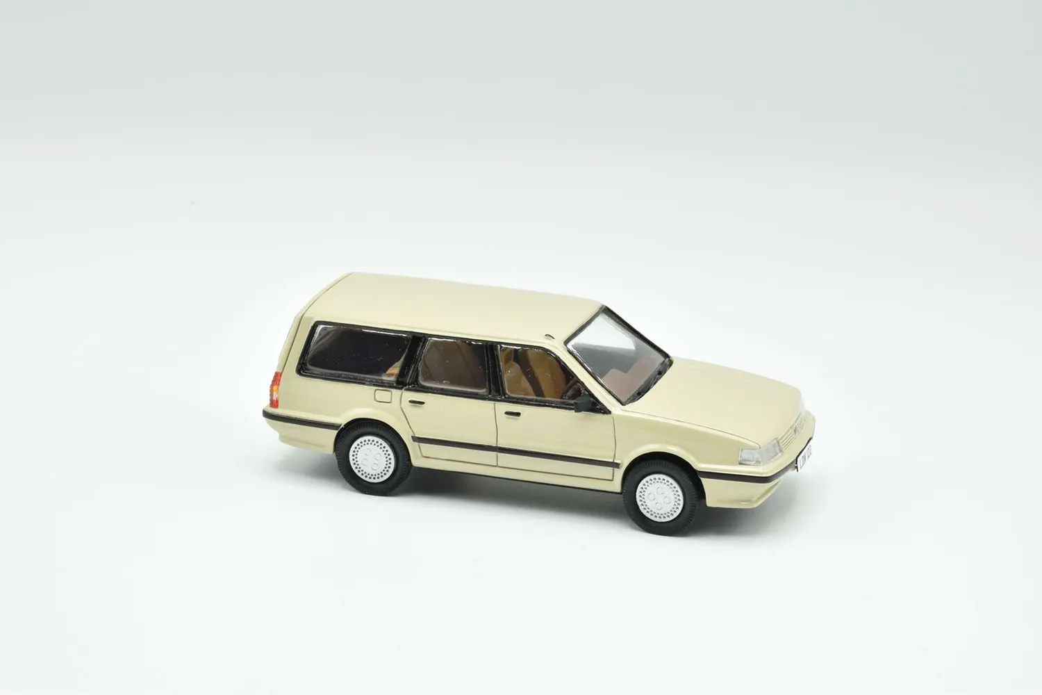 Lansdowne Austin Montego Estate 1.6HL 1984 miniature beige champagne