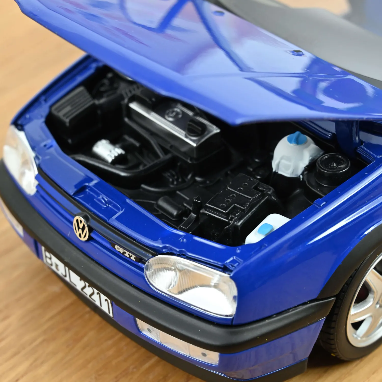 Norev VW Golf GTI Color Concept 1994 miniature 1/18 bleu jazz