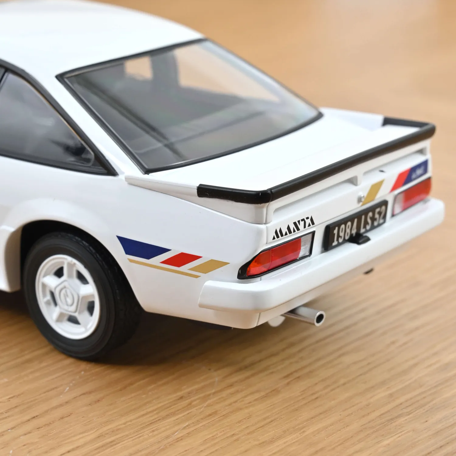 Norev Opel Manta Guy Fréquelin voiture miniature 1/18 blanc