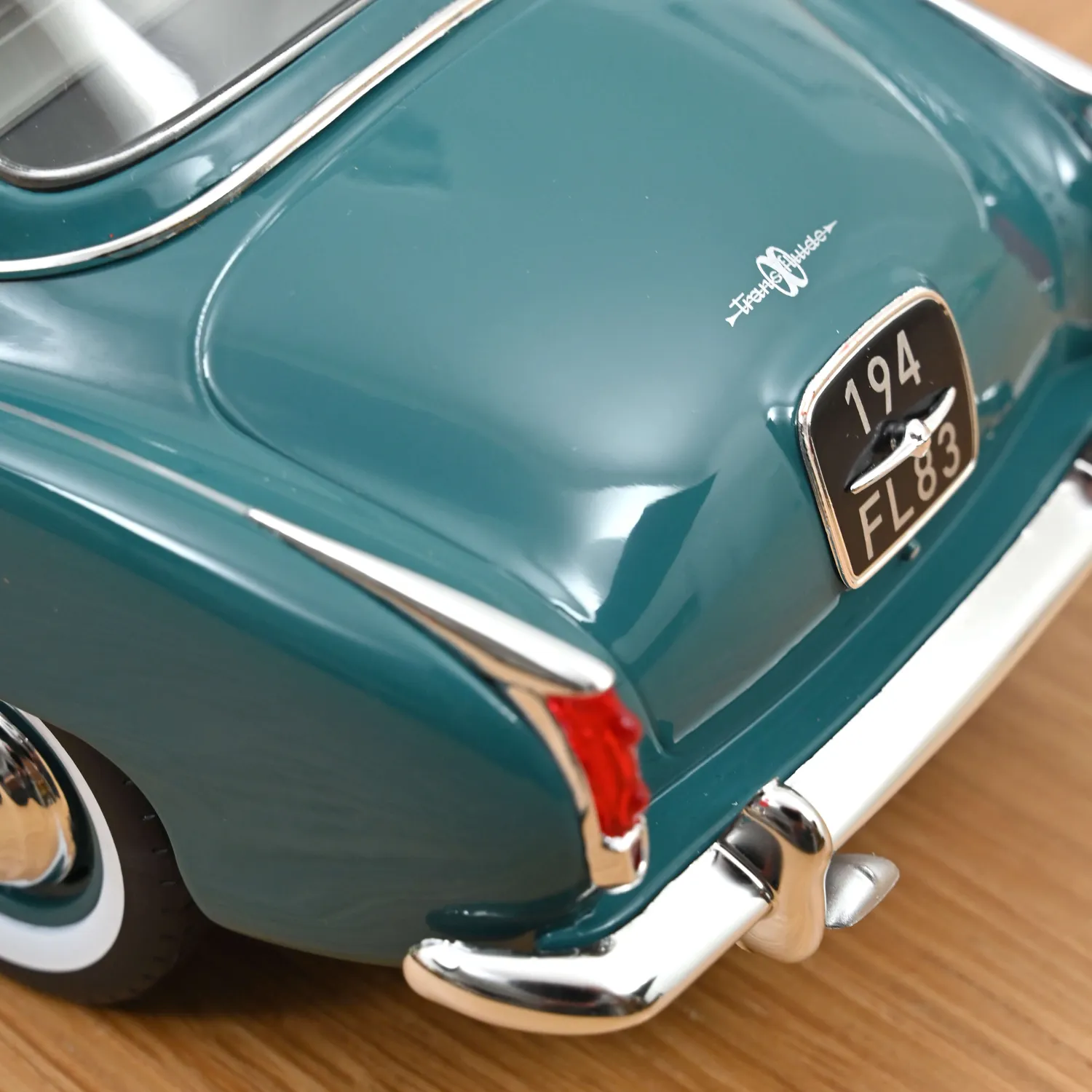 Norev Renault Frégate 1960 miniature 1/18 vert sévigné