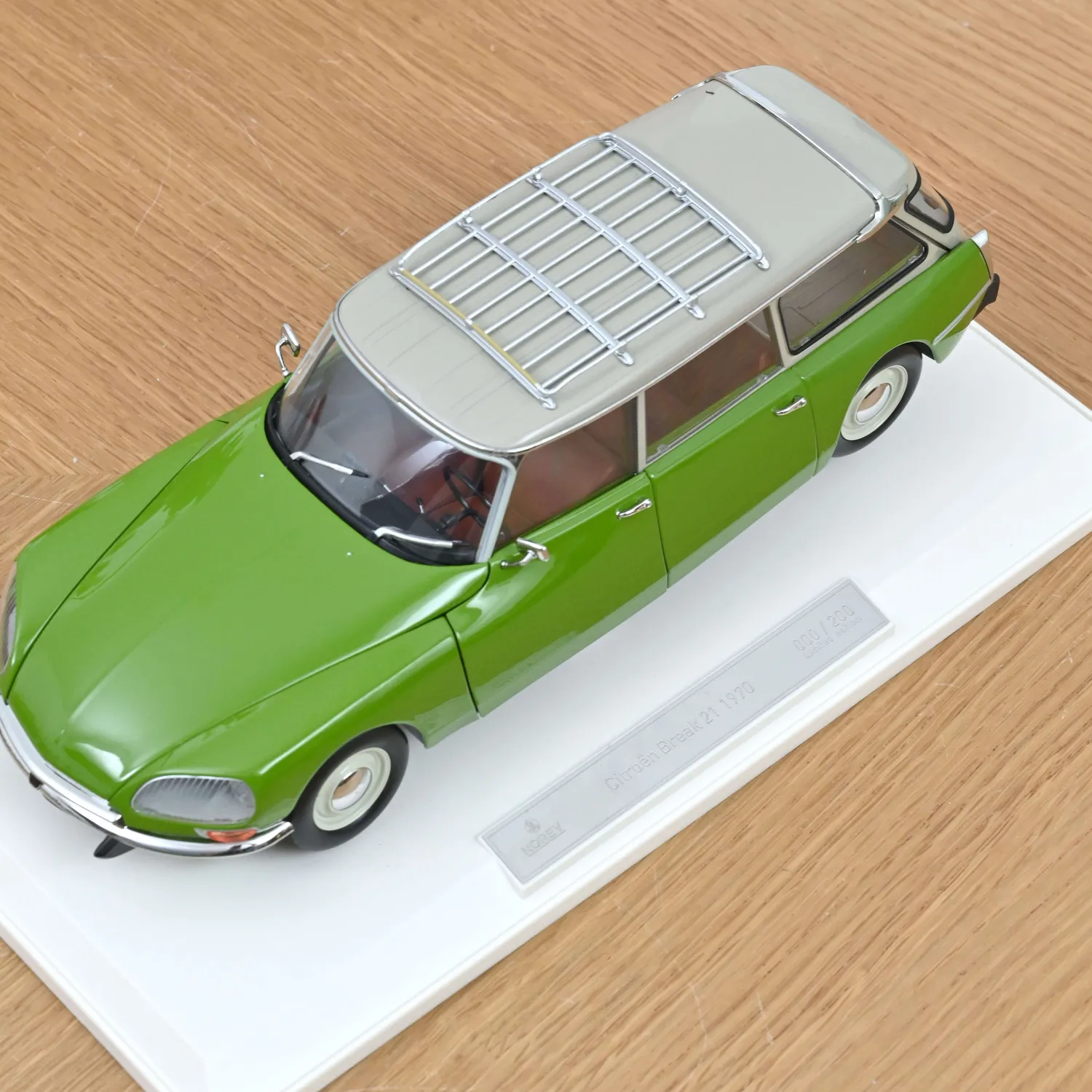 Norev Citroën Break 21 1970 miniature 1/18 vert musciné 200 pcs