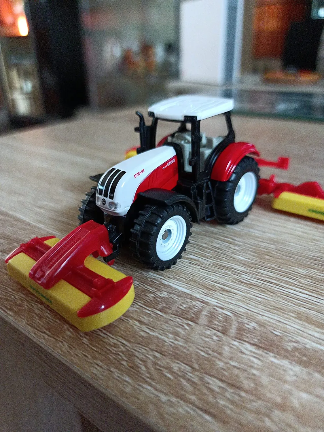 SIKU 1672 Tracteur Steyr faucheuses miniature rouge 11,3cm