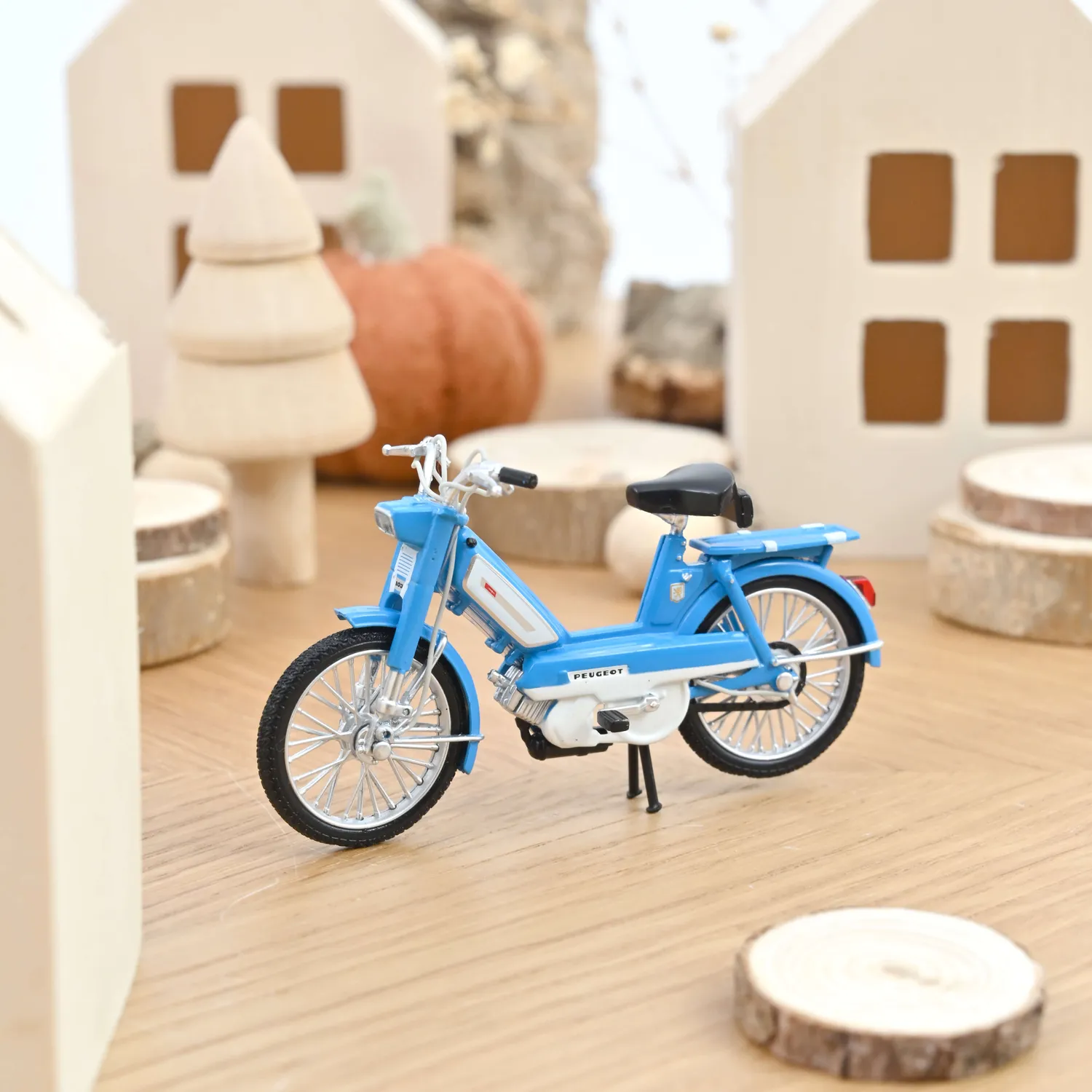 Norev Peugeot 103 1972 cyclomoteur miniature 1/18 bleu