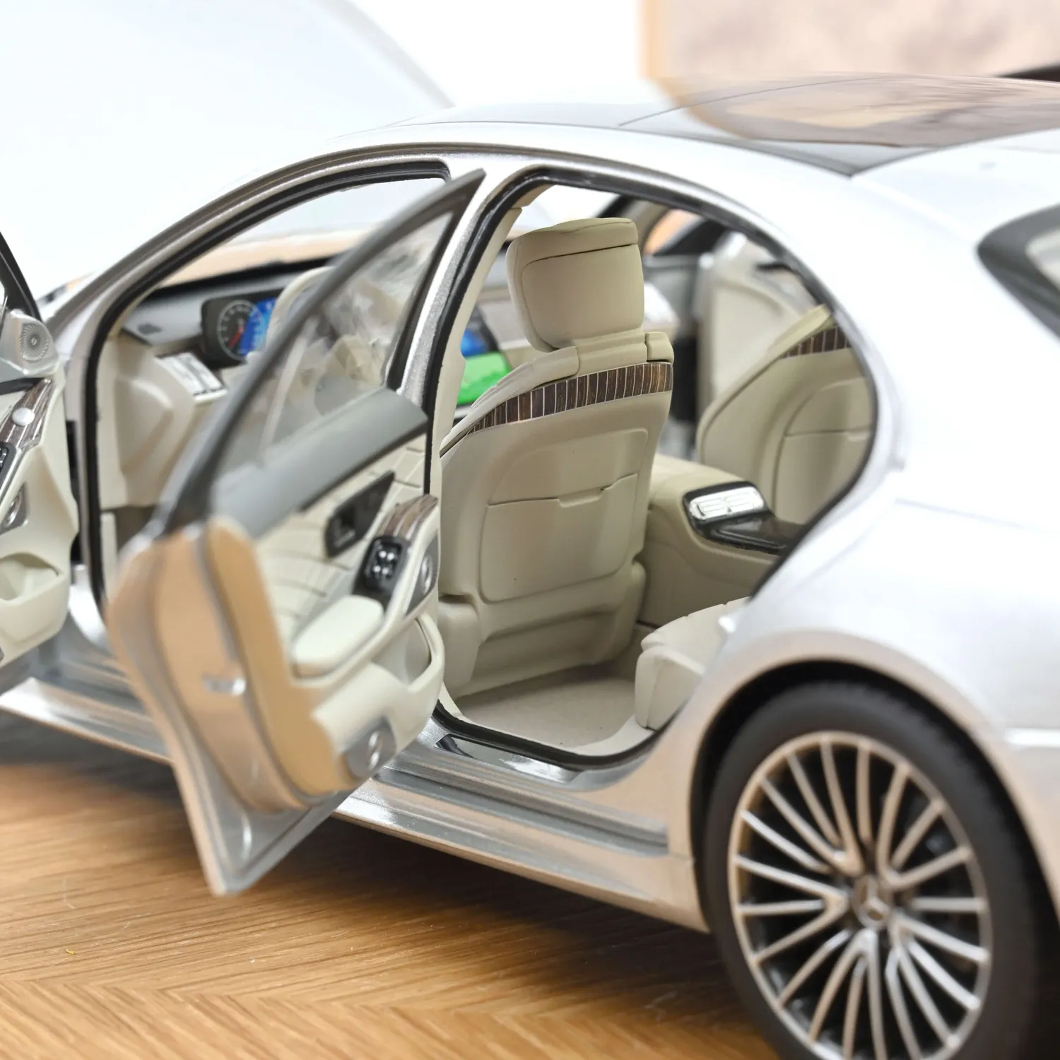 Norev Mercedes Classe S AMG-Line 2021 voiture miniature 1/18 argent brillant