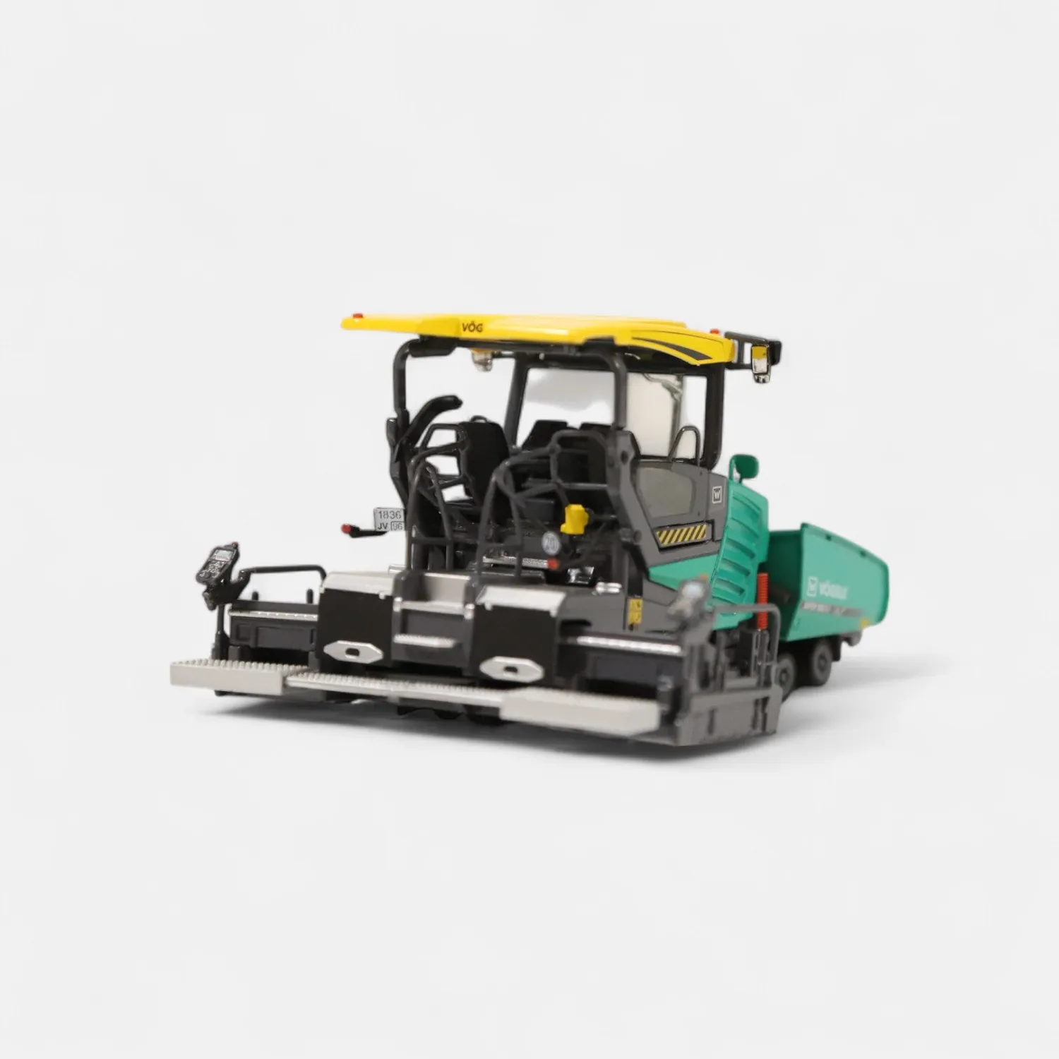 NZG Vögele Super 1803-5x finisseur miniature 1:50 pneus