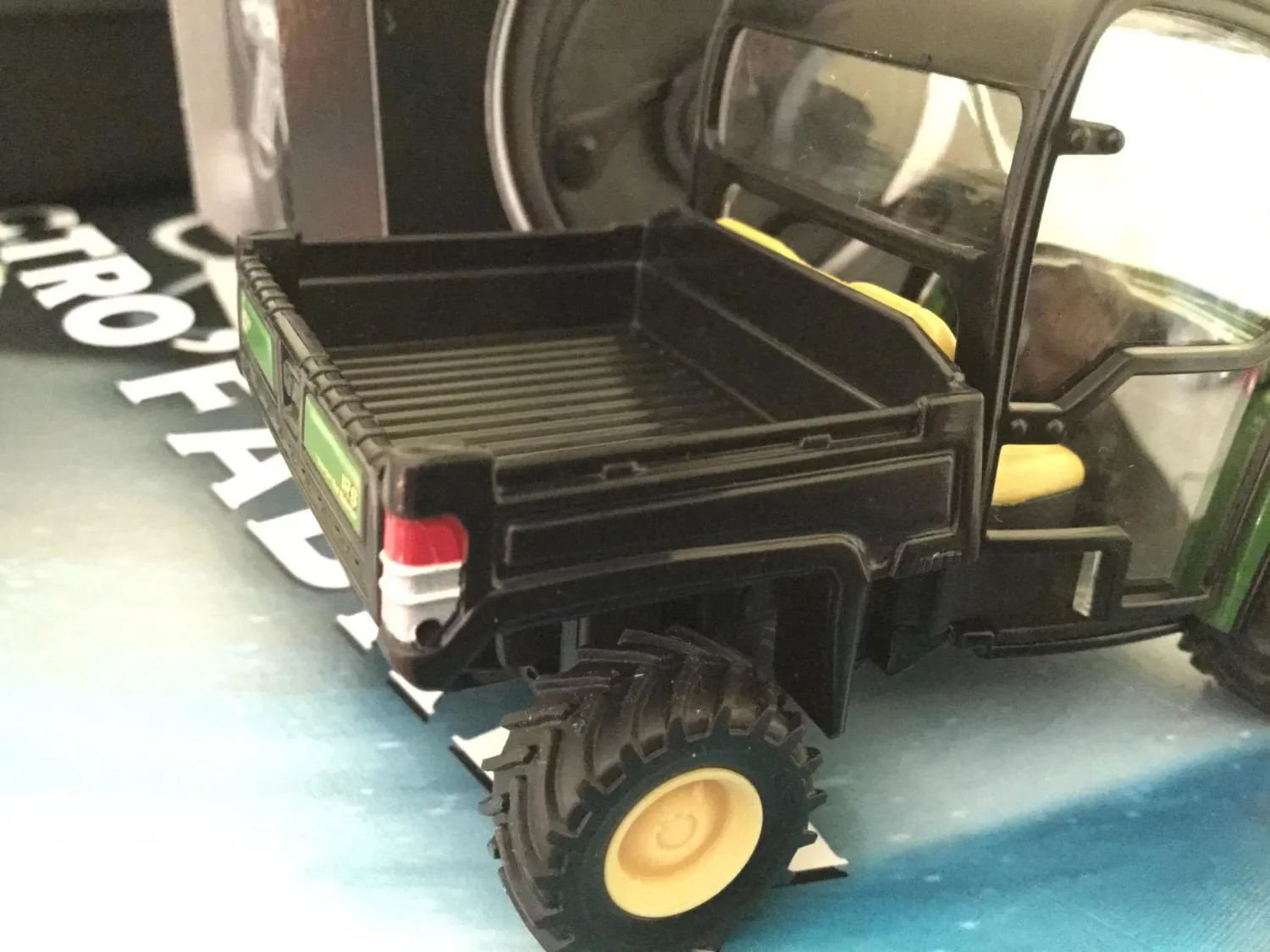 Siku Farmer 3060 John Deere Gator véhicule vert 1:32