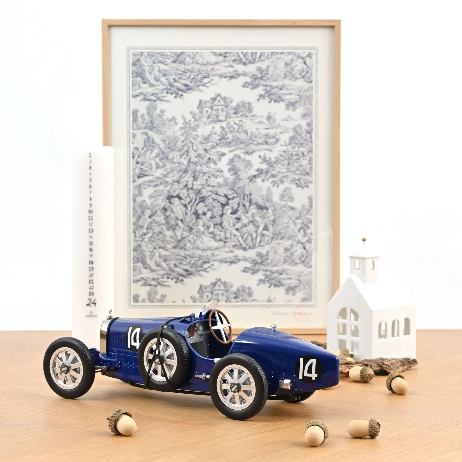Norev Bugatti T35 1925 voiture miniature bleu foncé 1/12 course