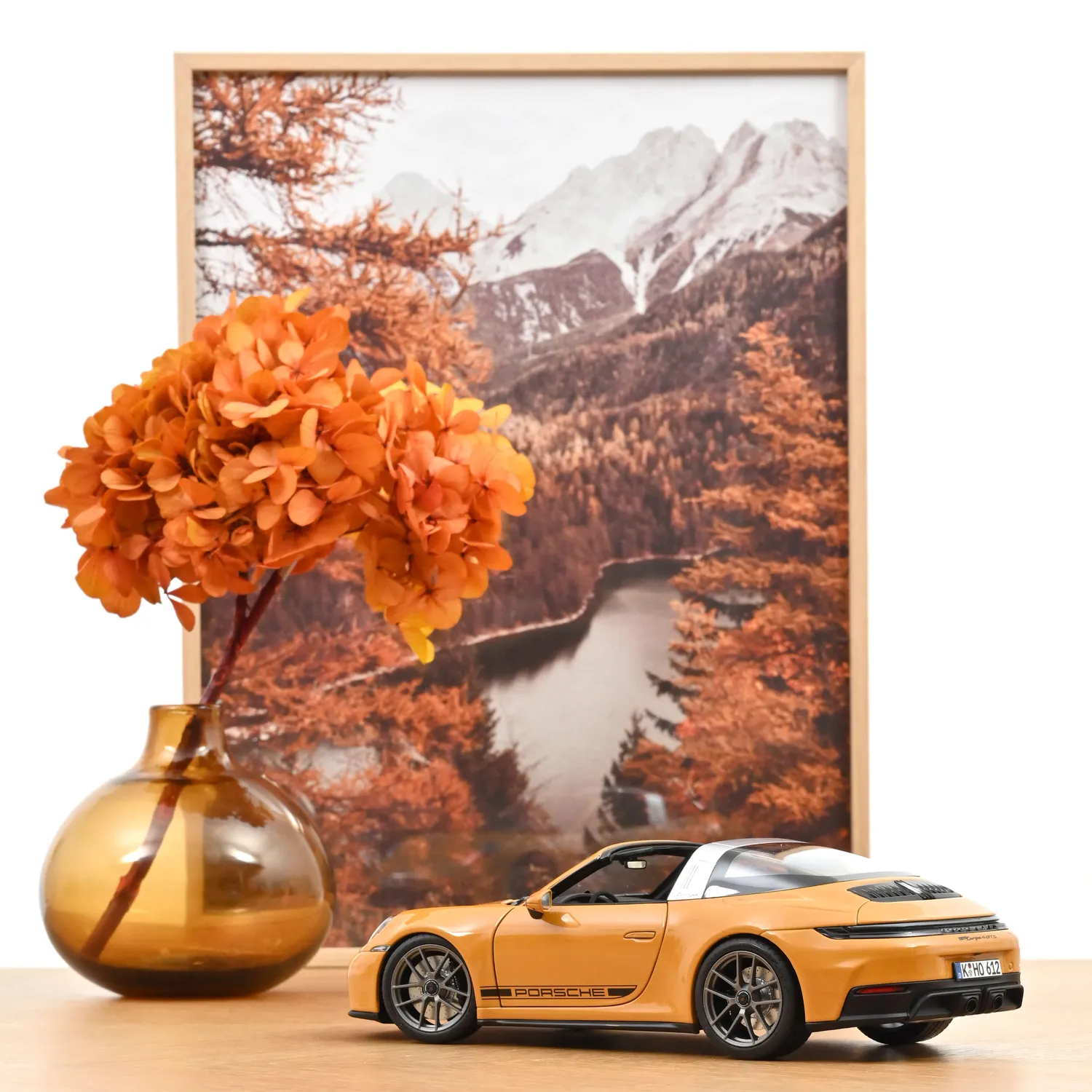 Norev Porsche 911 Targa 4 GTS 2025 voiture miniature 1/18 jaune Bahama