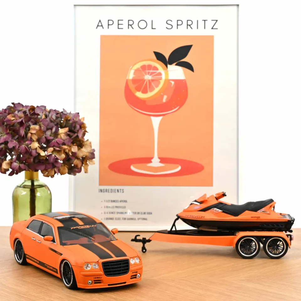Norev Chrysler 300C Parotech + Jet Ski miniature 1/18 orange/noir